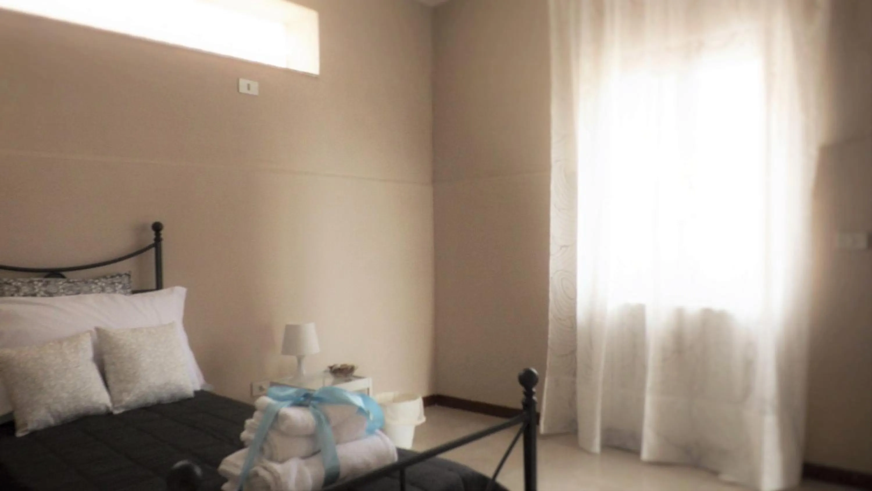 Decorative detail, Bed in Domus Tua