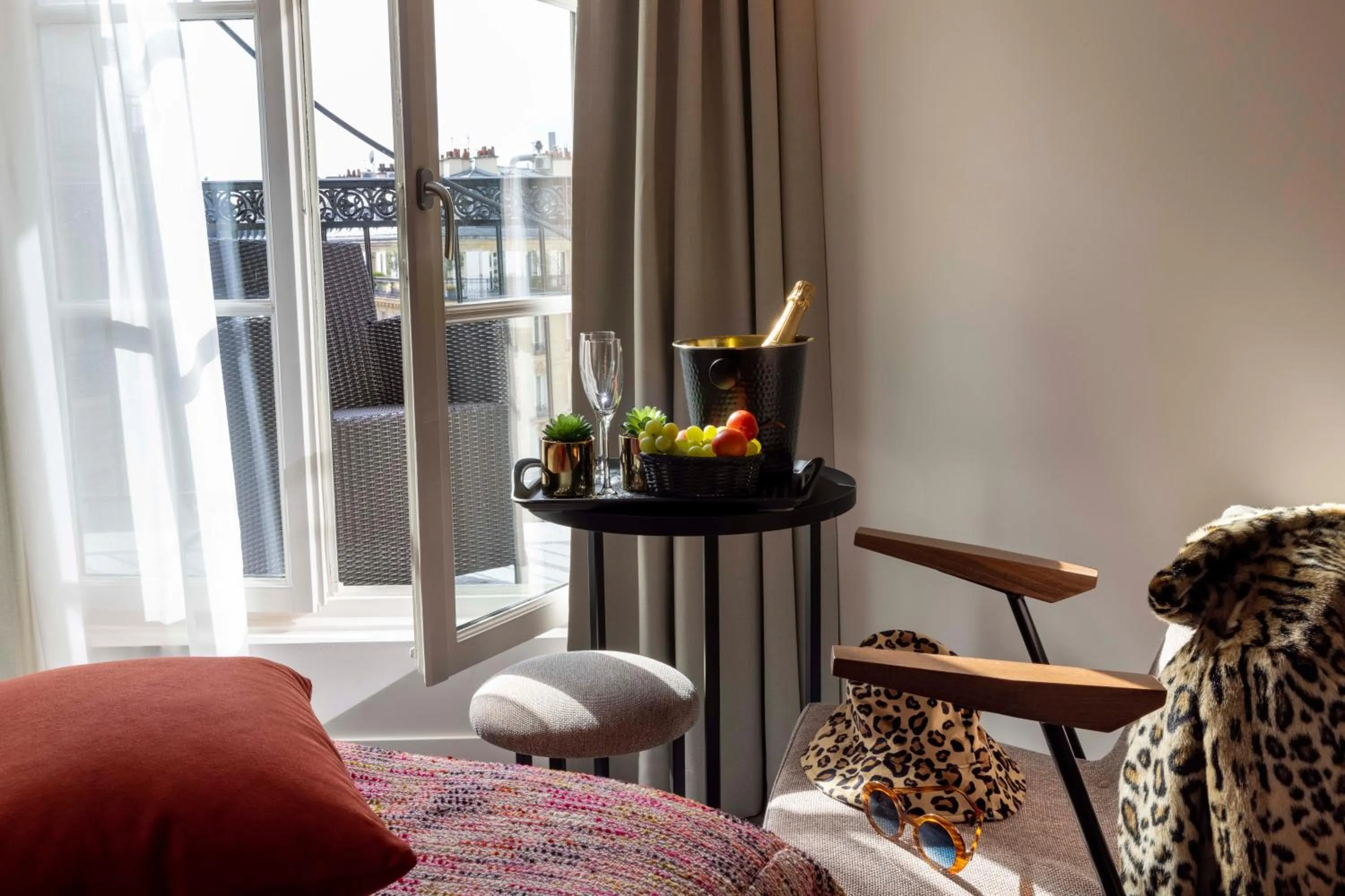 Balcony/Terrace in Le 12 Hôtel