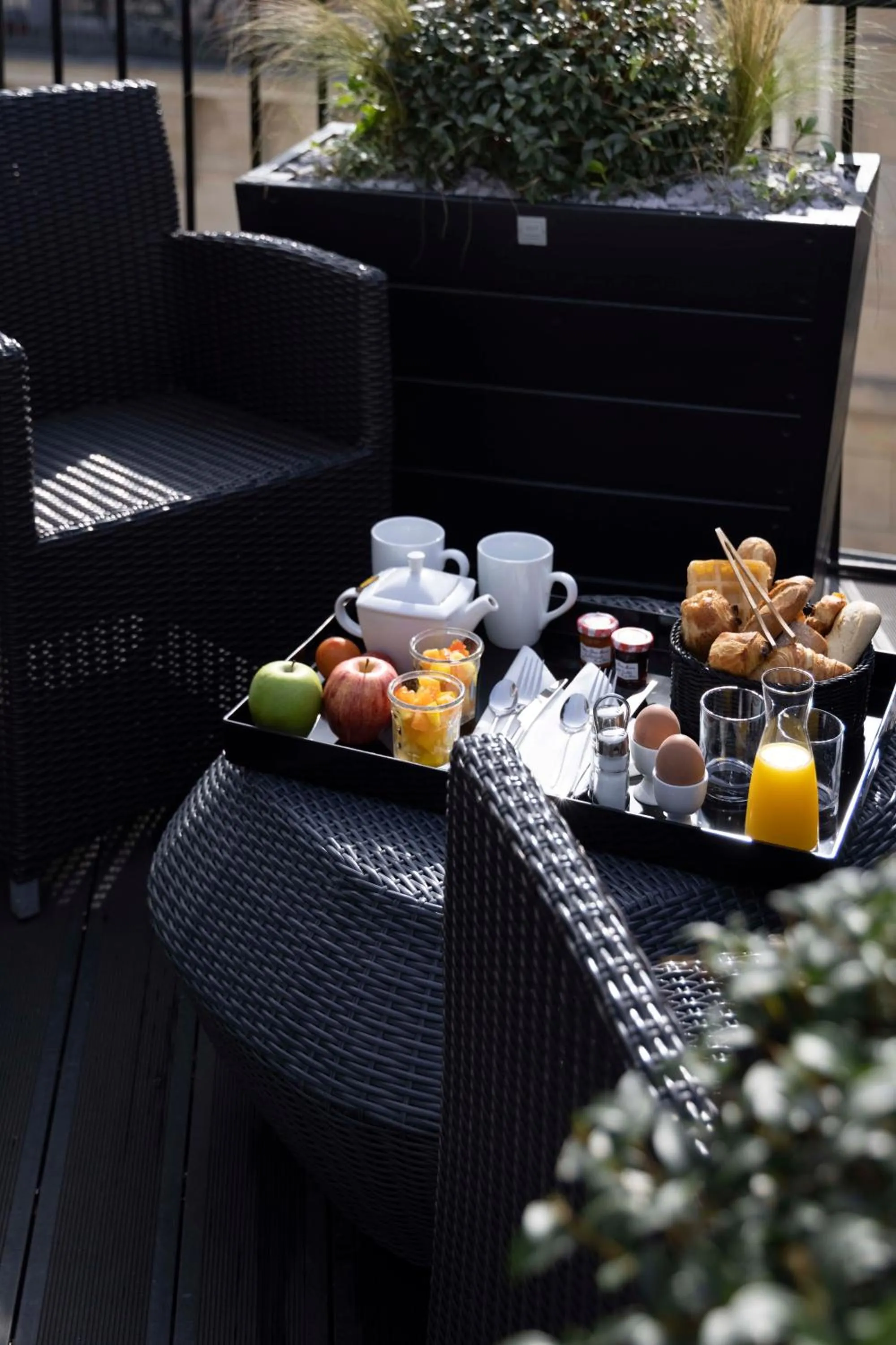 Balcony/Terrace in Le 12 Hôtel