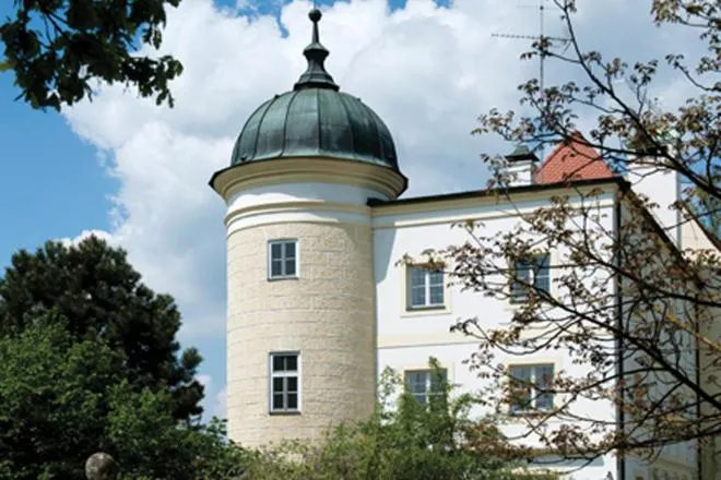 Property building in Gutshotel Odelzhausen