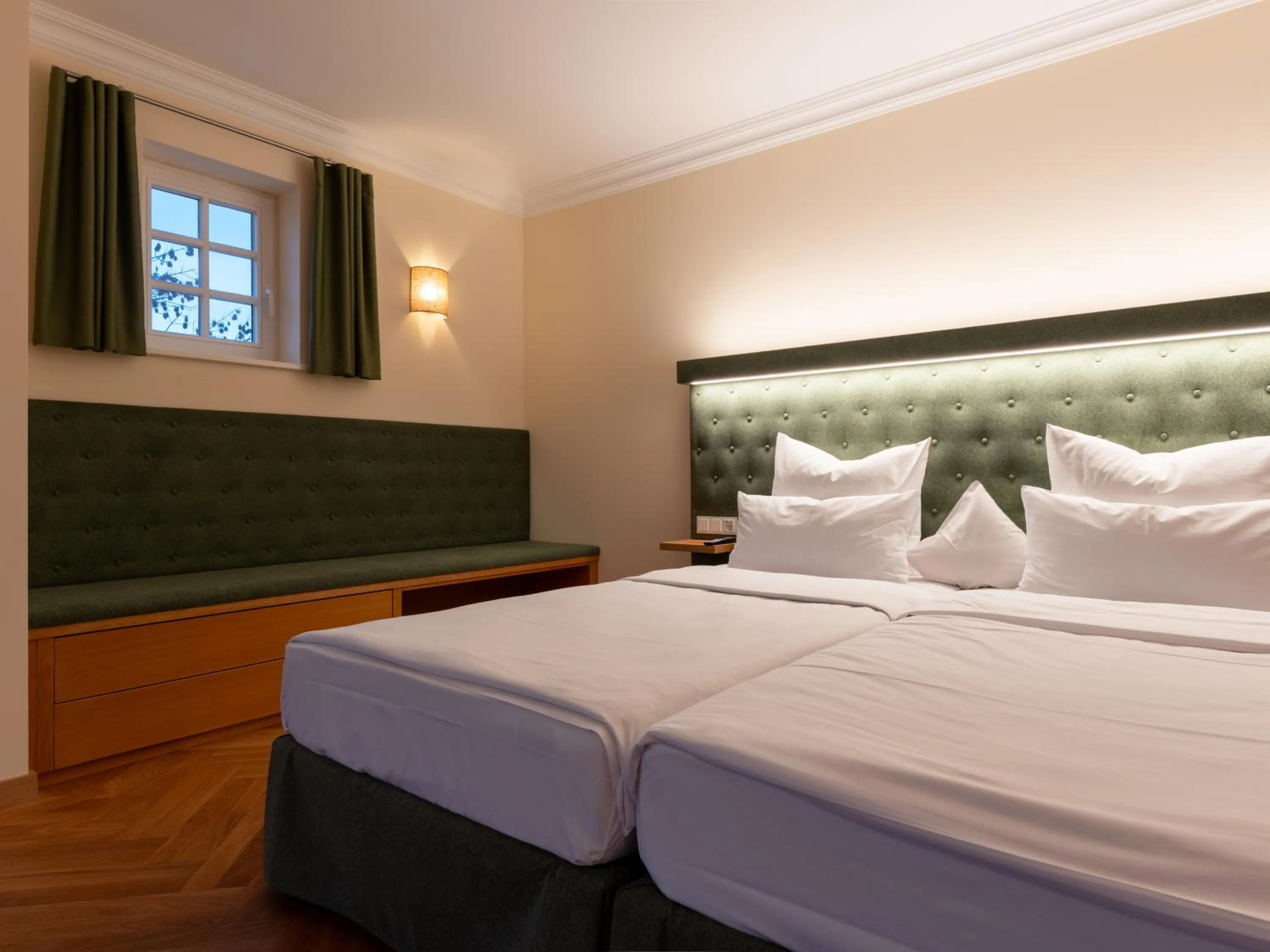 Bed in Gutshotel Odelzhausen