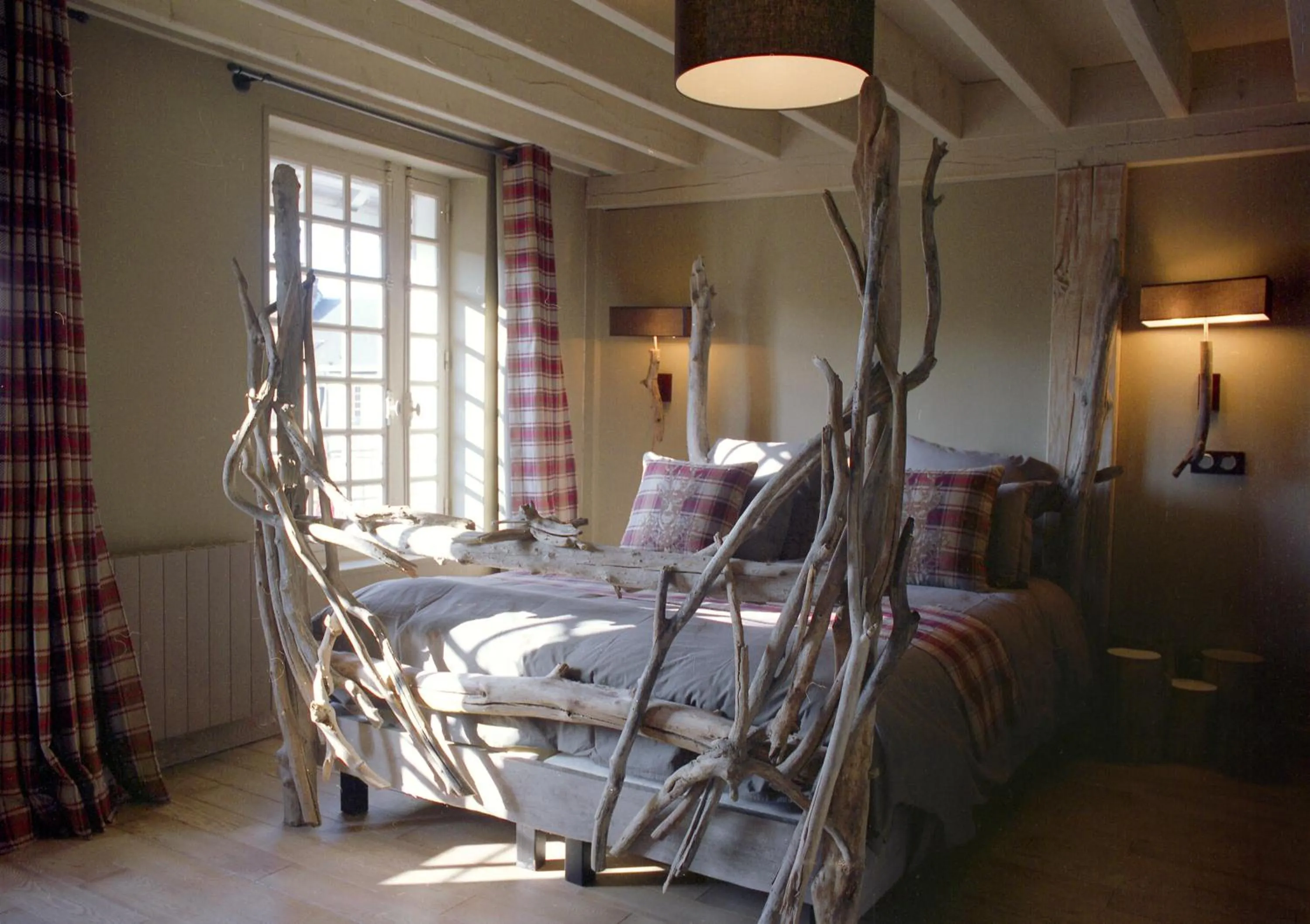 Bed in Hotel Du Grand Cerf & Spa