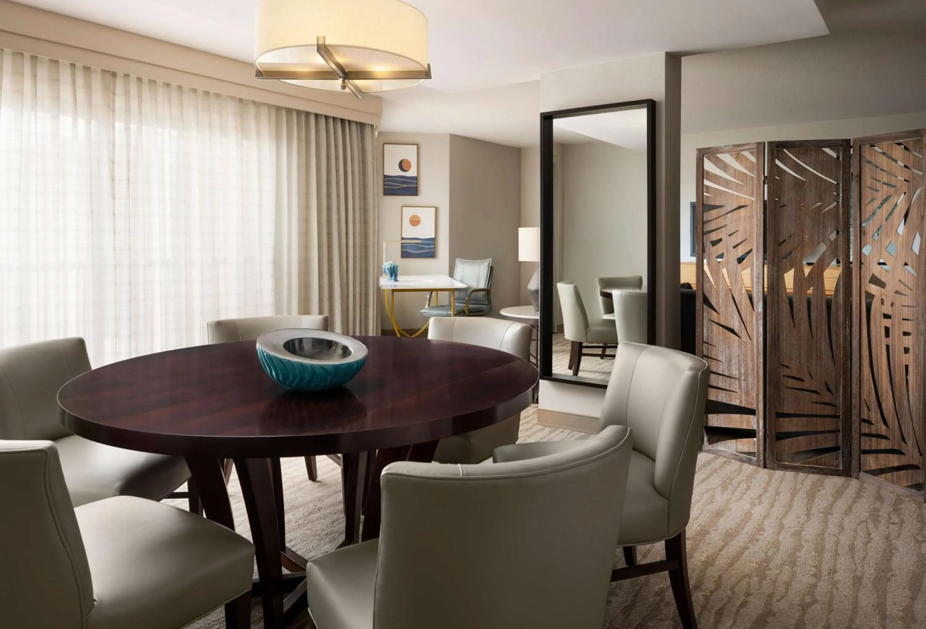 Photo of the whole room in Sonesta Redondo Beach and Marina