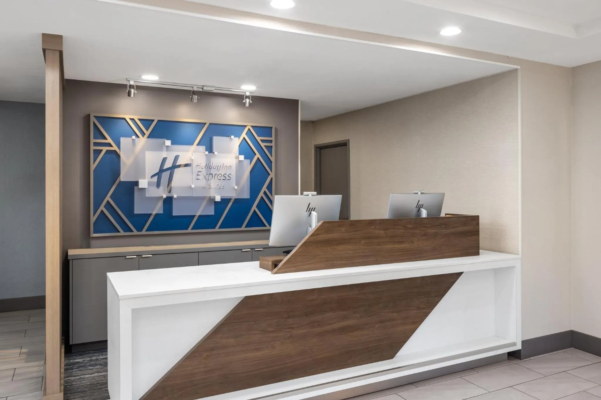 Property building in Holiday Inn Express & Suites Sacramento NE Cal Expo by IHG