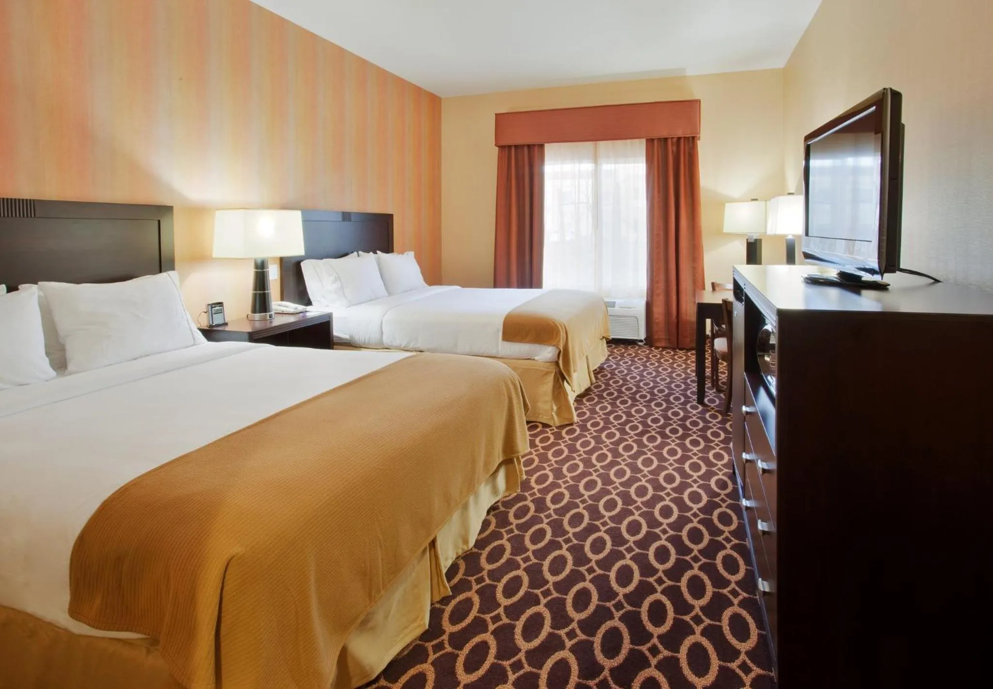 Photo of the whole room, Bed in Holiday Inn Express & Suites Sacramento NE Cal Expo by IHG