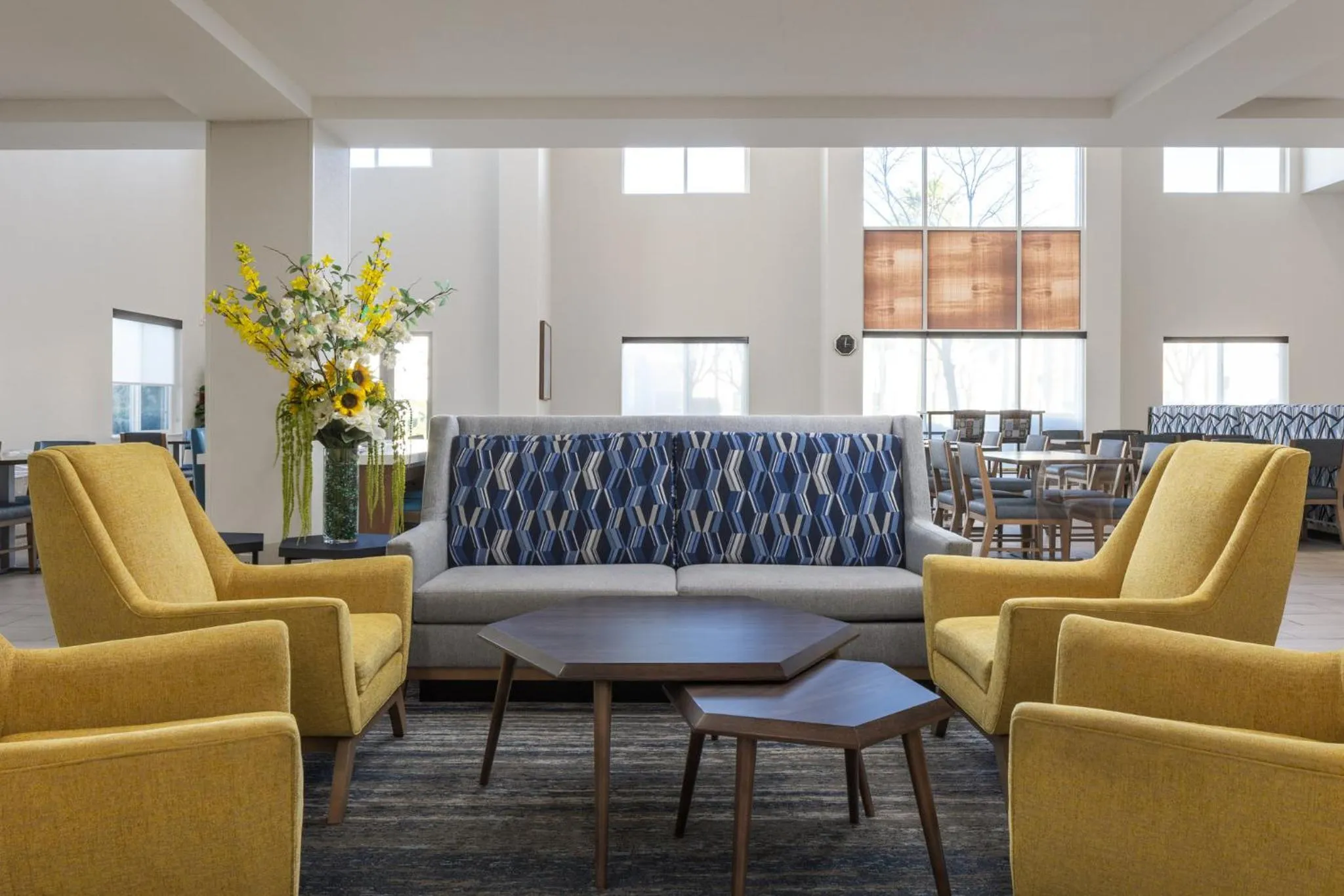 Property building in Holiday Inn Express & Suites Sacramento NE Cal Expo by IHG