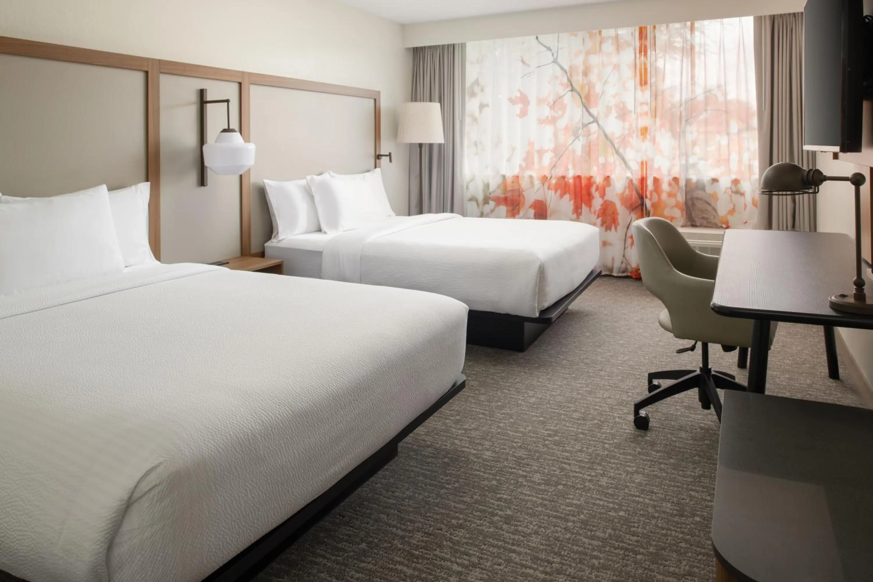 Bedroom, Bed in Fairfield by Marriott Issaquah