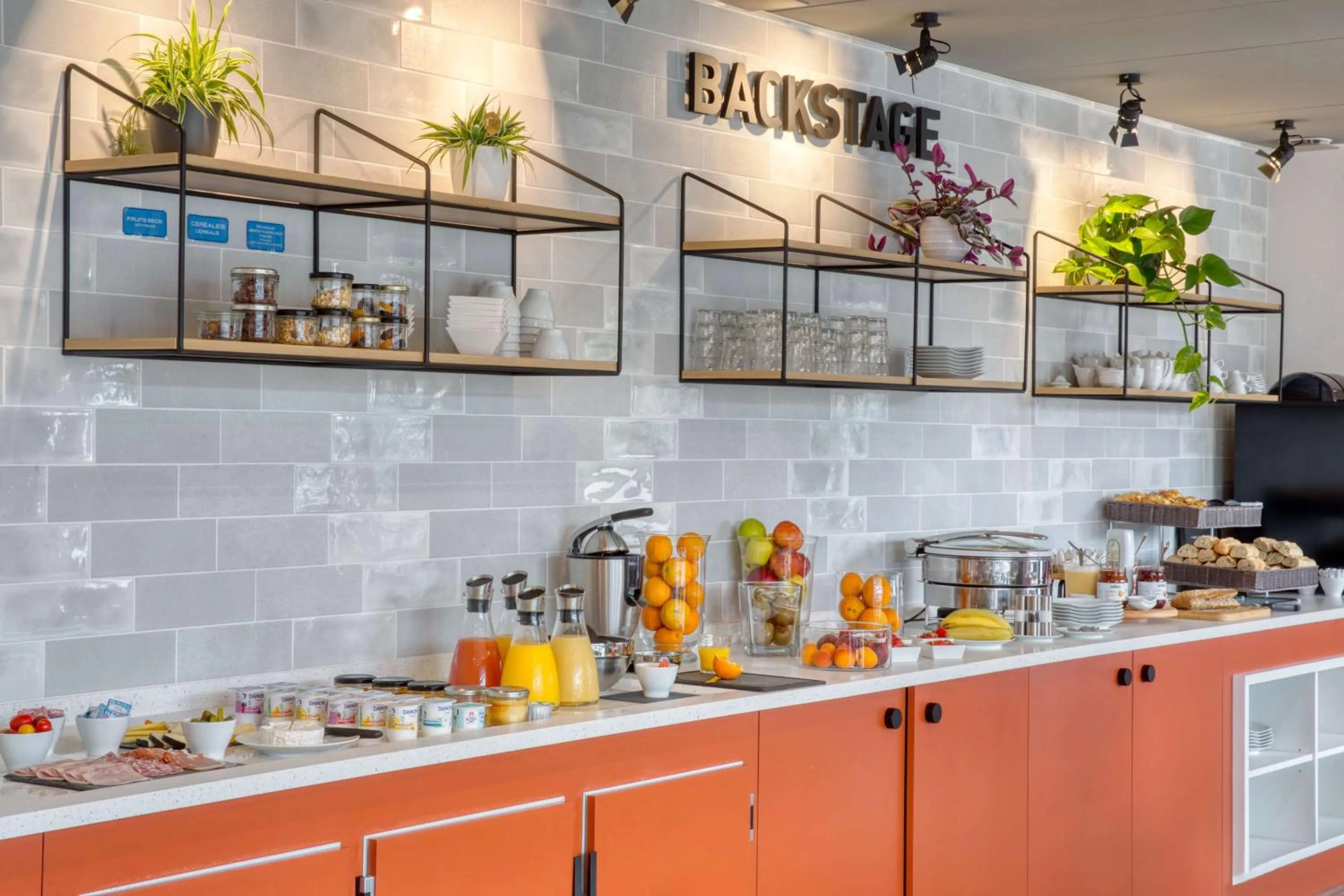 Restaurant/places to eat in Best Western Hotel Atlantys Zenith Nantes