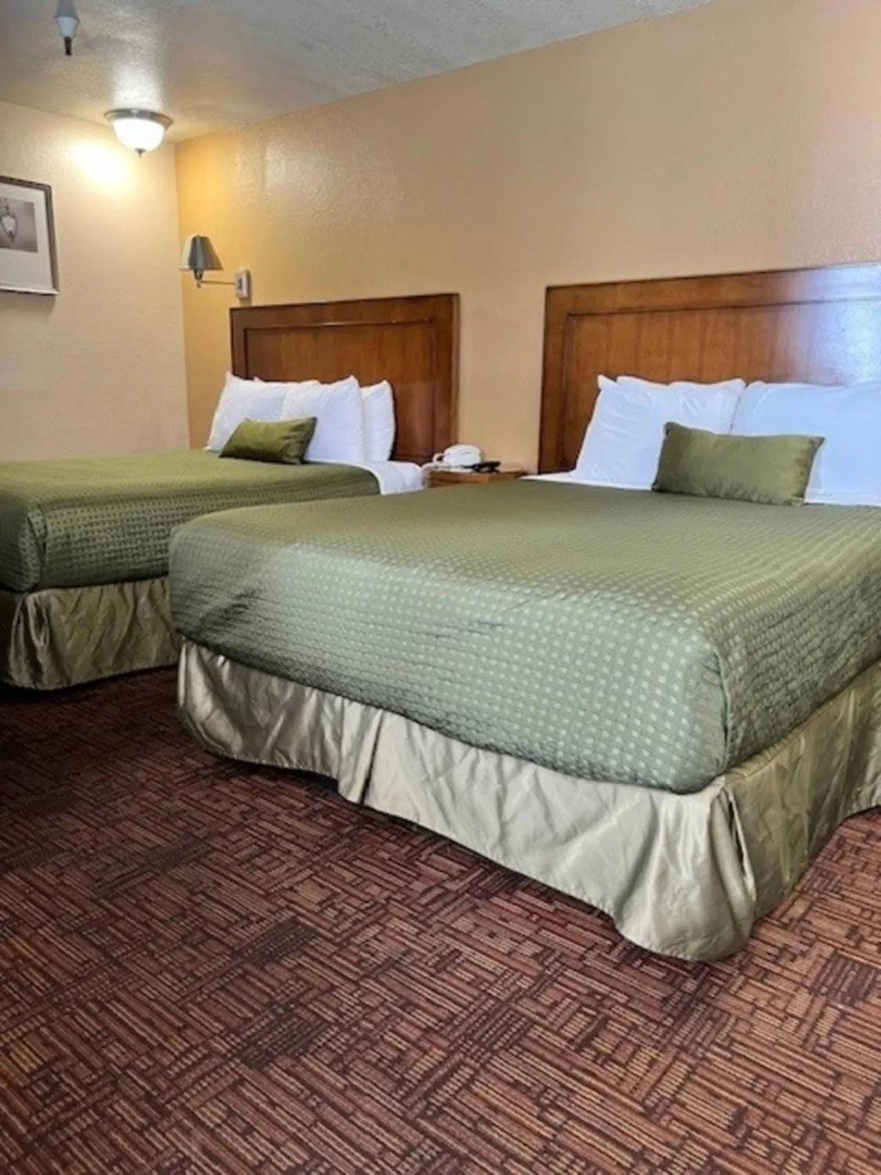 Bed in Heritage Inn La Mesa