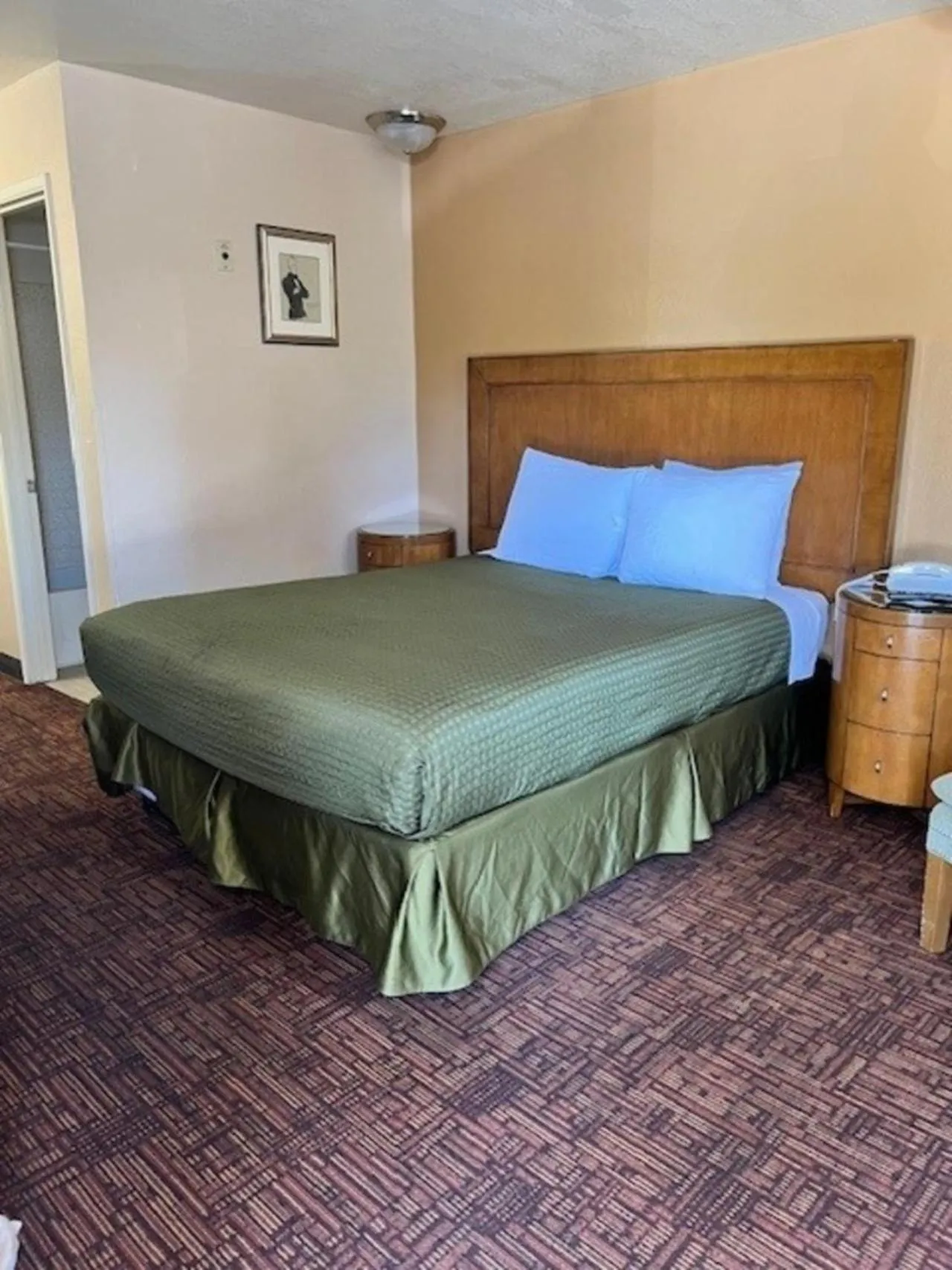 Bed in Heritage Inn La Mesa