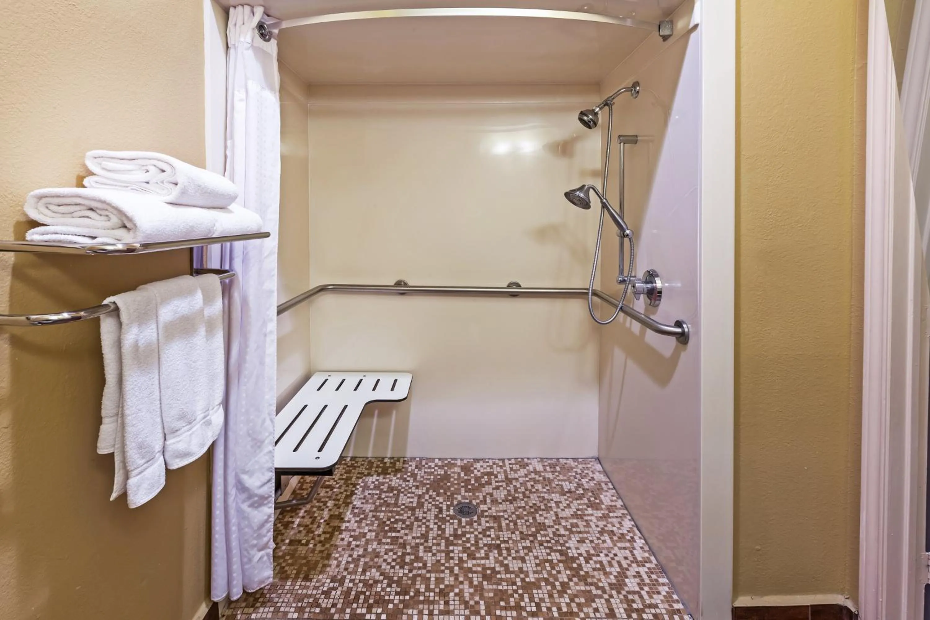 Photo of the whole room in Holiday Inn Express Hotel & Suites Houston-Downtown Convention Center by IHG