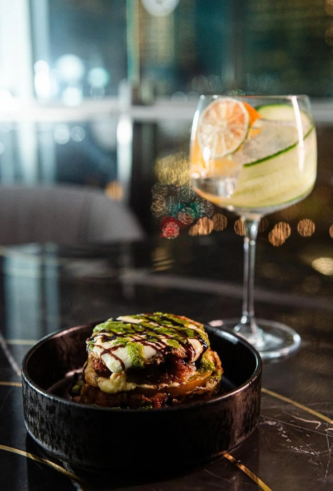 Restaurant/places to eat in World Center Hotel