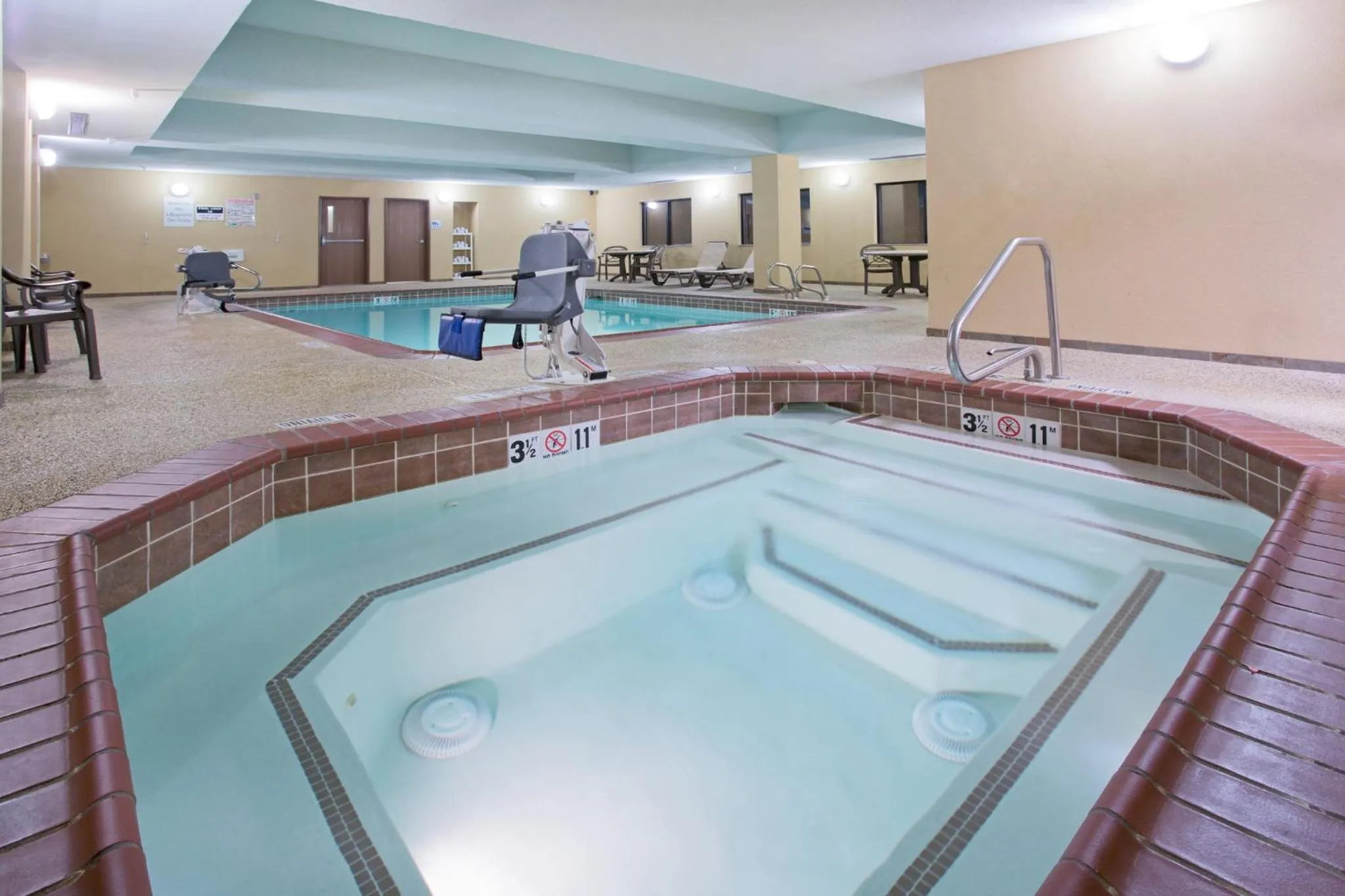 Swimming pool in Holiday Inn Express Hotel & Suites Las Vegas NM by IHG