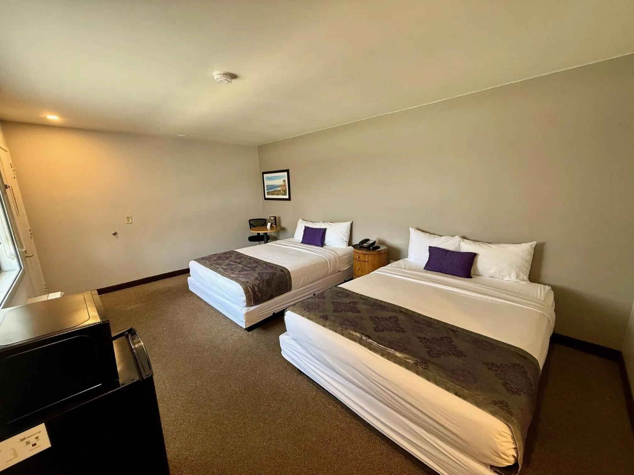 Bedroom, Bed in Heritage Inn San Diego