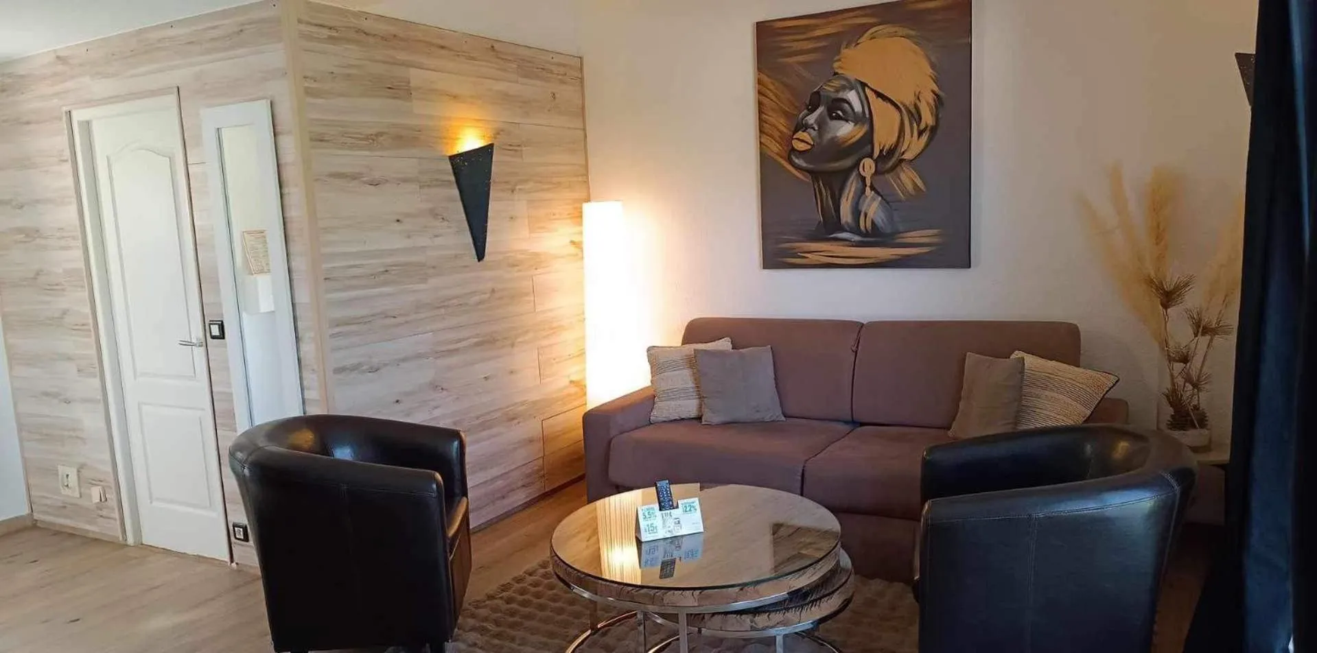 Living room in Logis Hôtel & Spa Déjeunez Sous L'Arbre