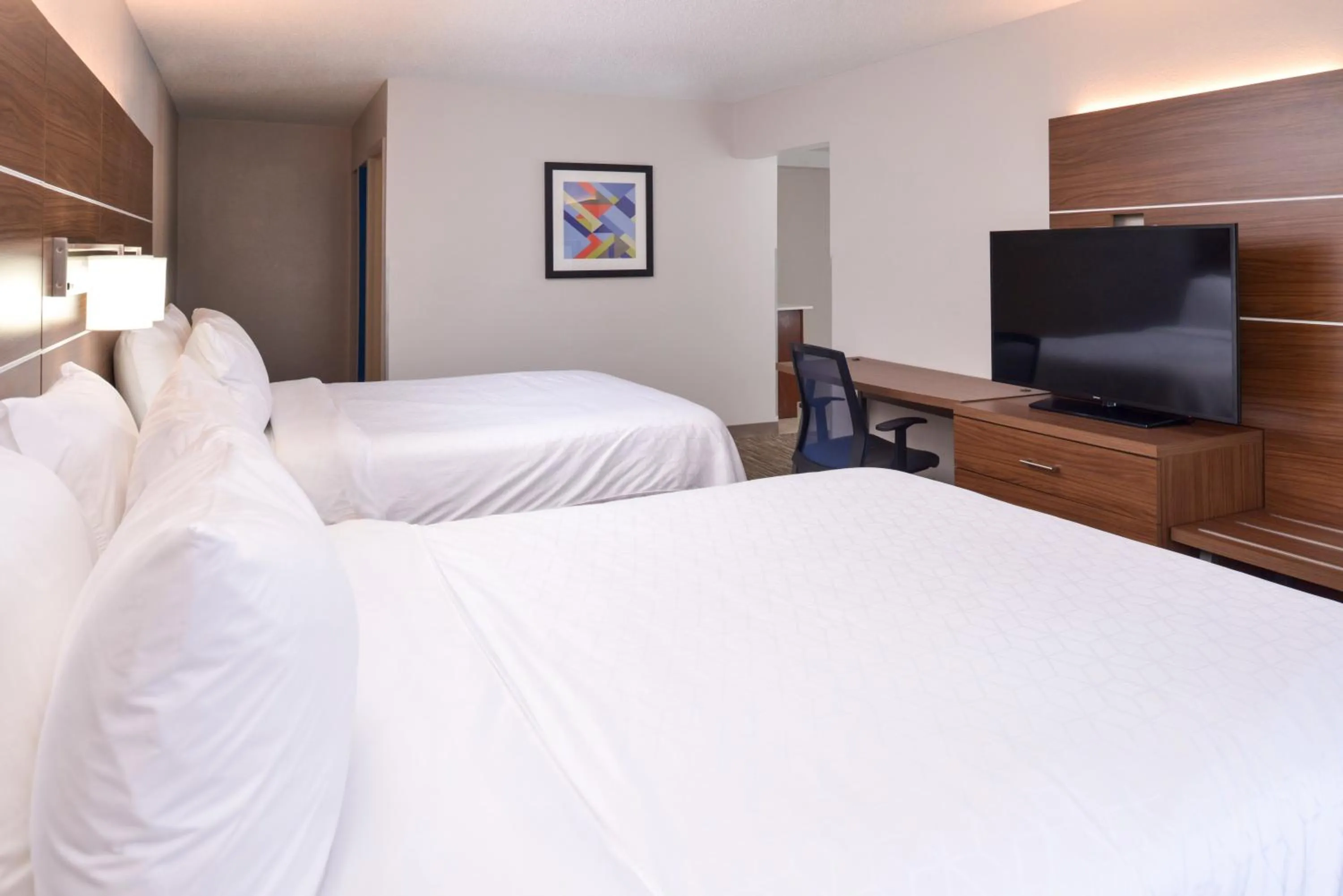 Photo of the whole room, Bed in Holiday Inn Express Towson- Baltimore North by IHG