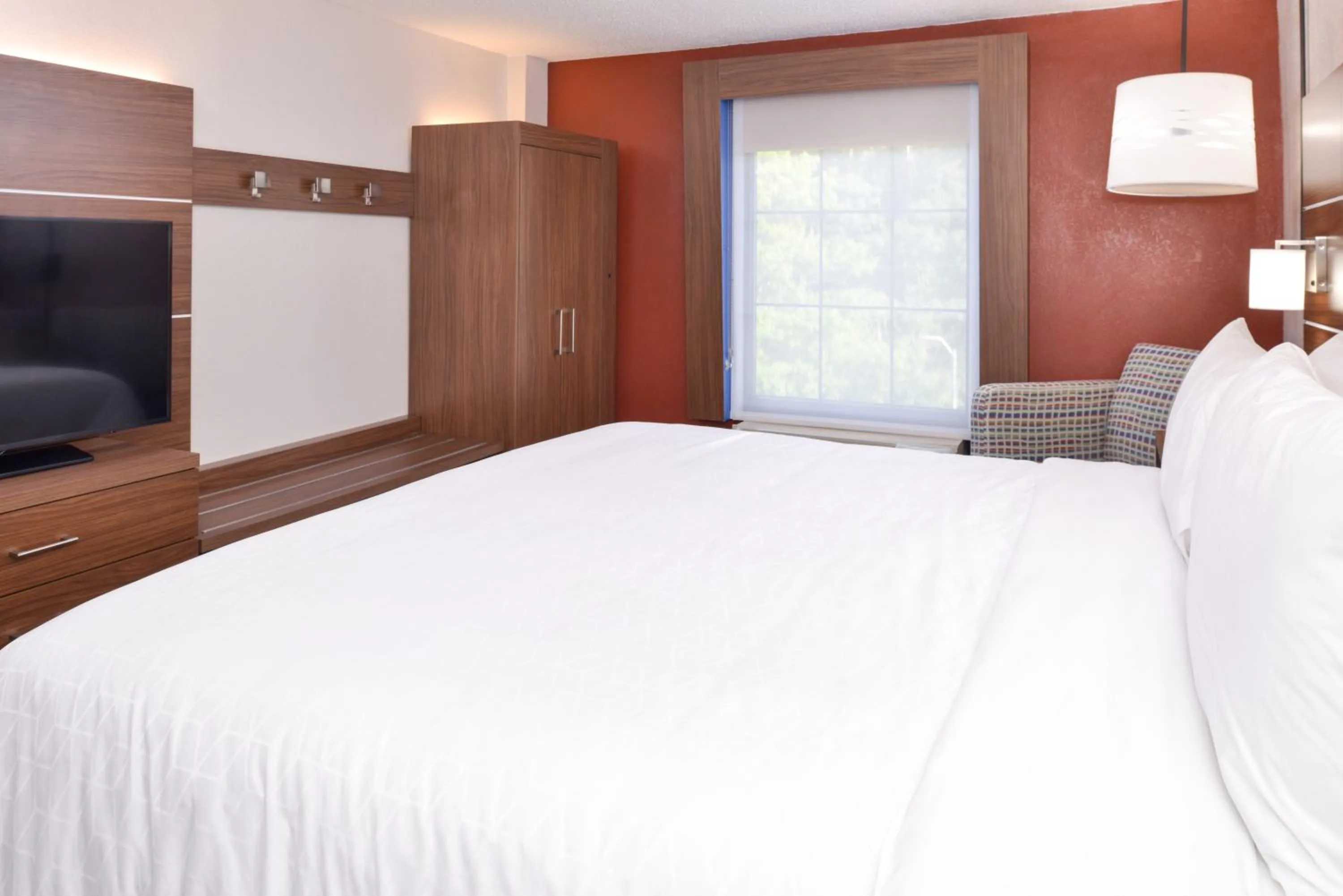 Photo of the whole room, Bed in Holiday Inn Express Towson- Baltimore North by IHG