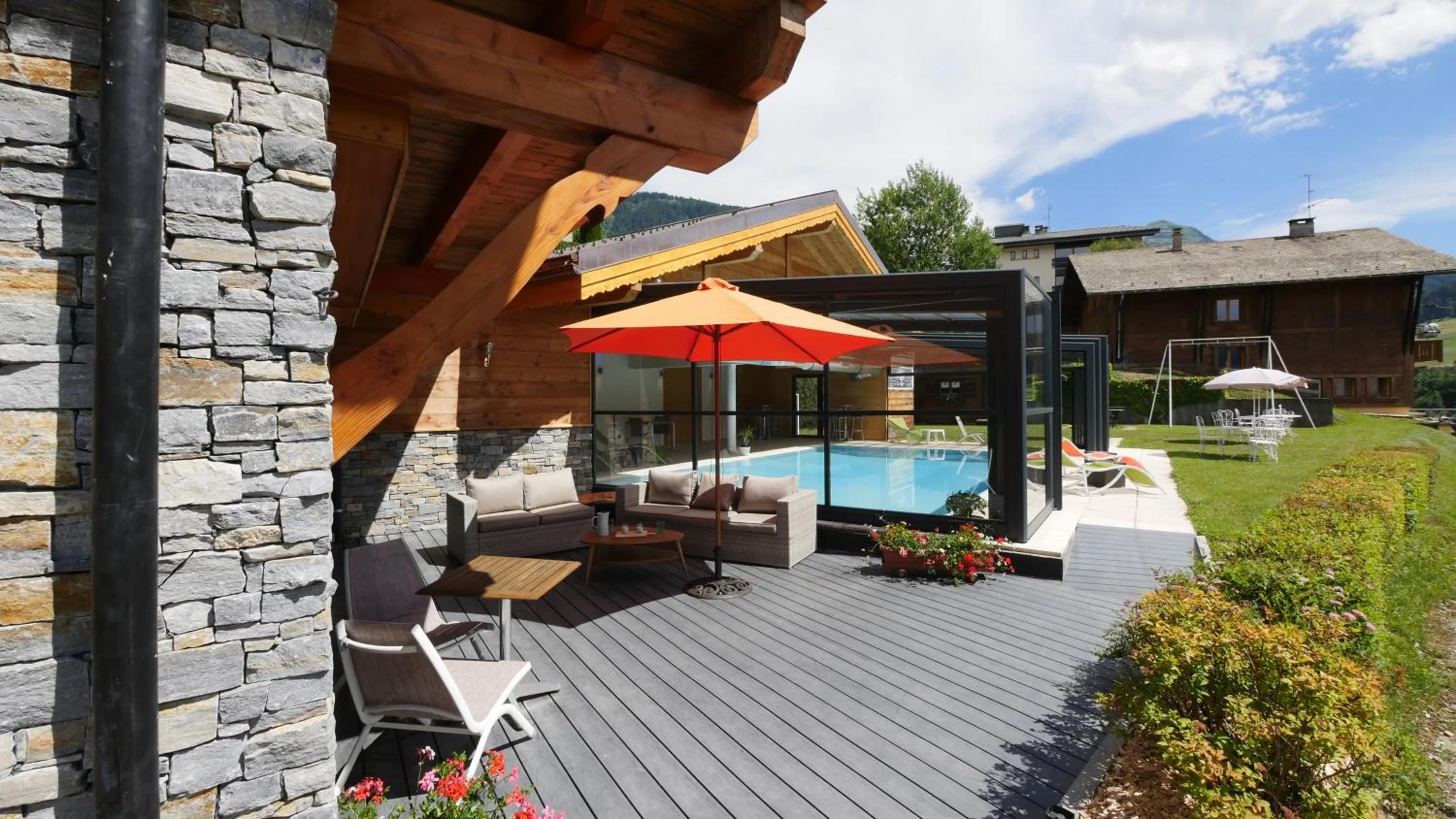 Patio in Hotel Alpina