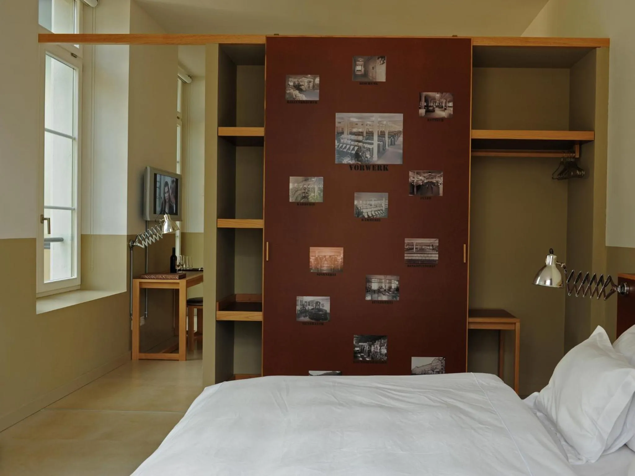 Photo of the whole room, Bed in lofthotel Walensee