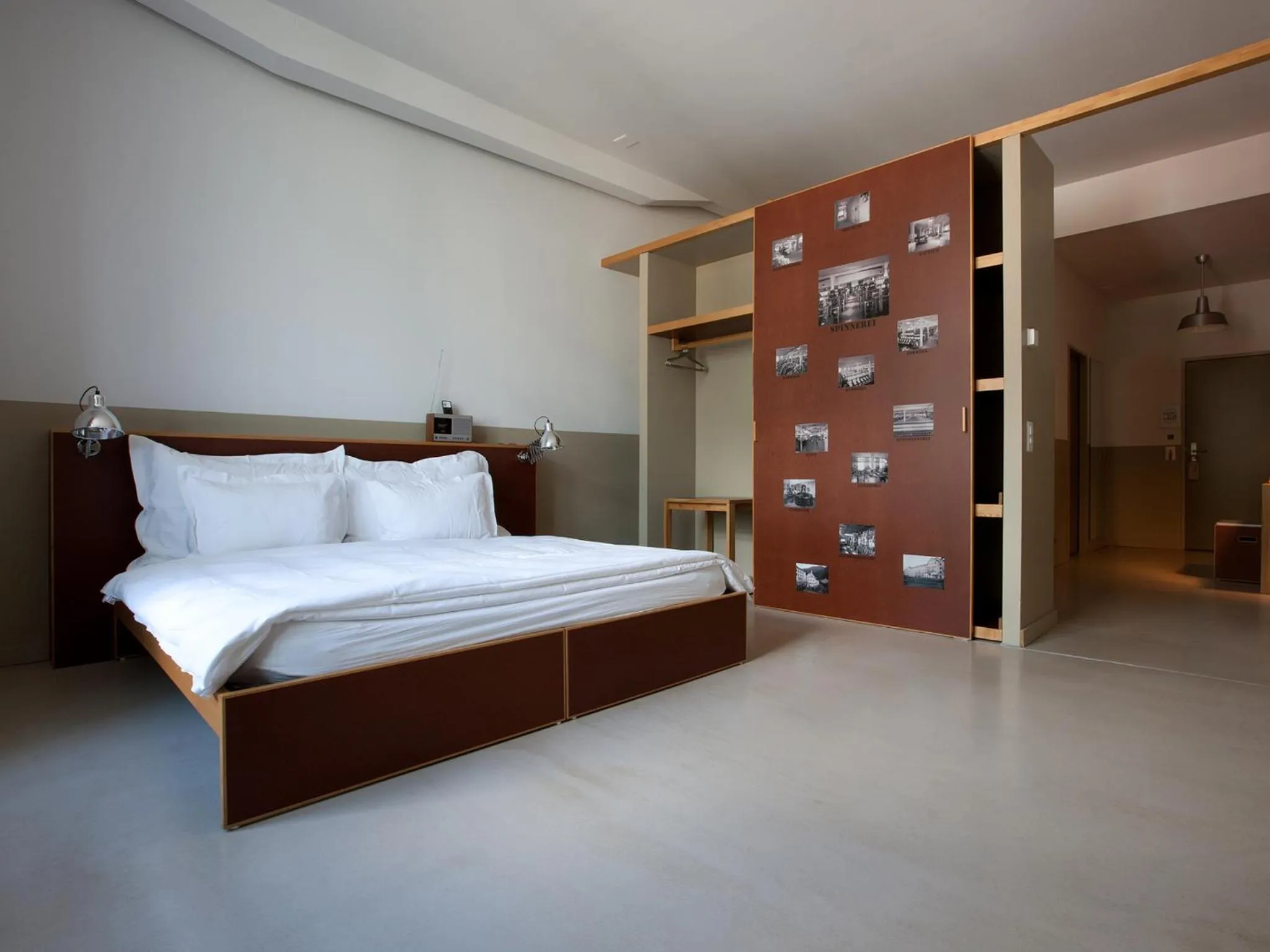 Photo of the whole room, Bed in lofthotel Walensee