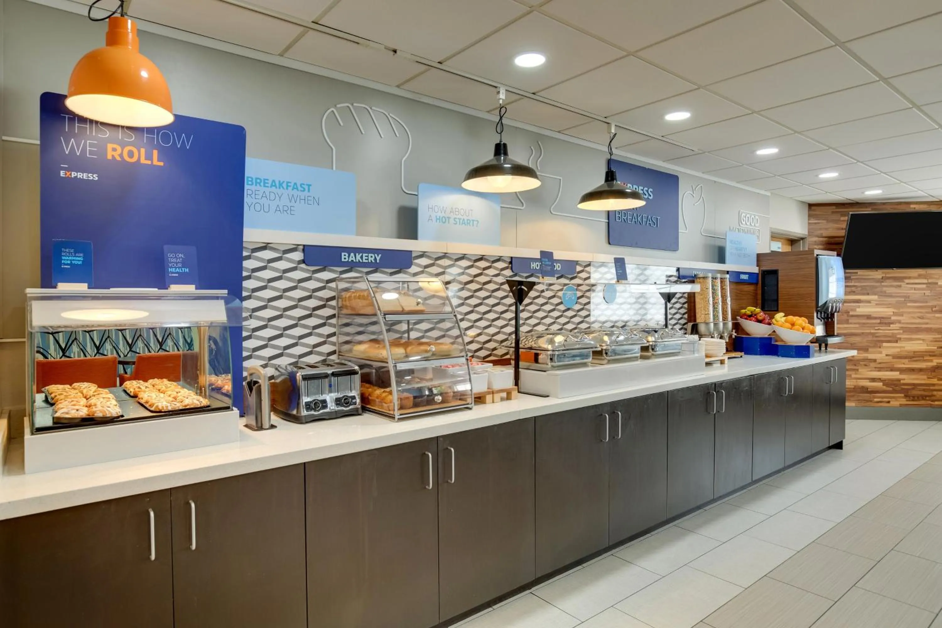 Breakfast in Holiday Inn Express I-95 Capitol Beltway - Largo by IHG