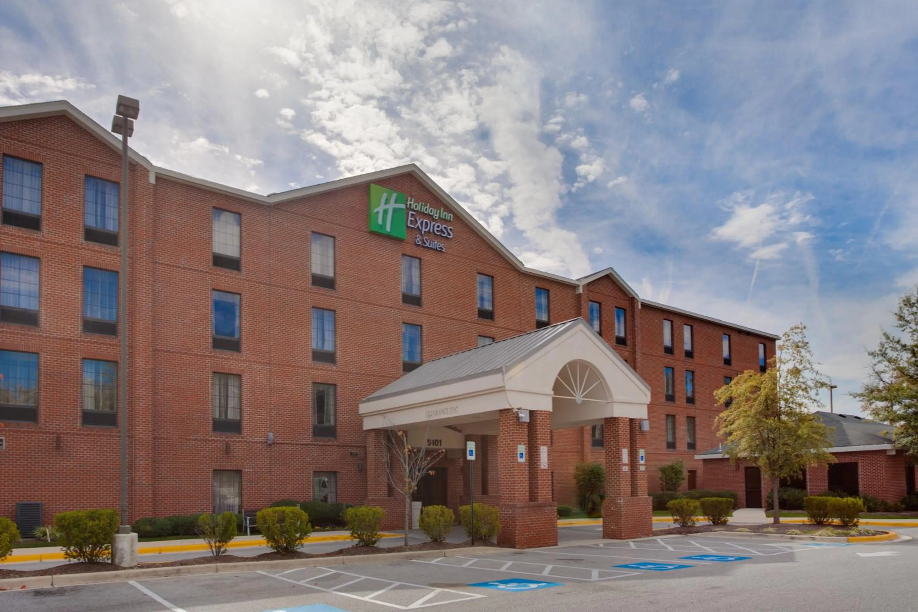 Property building in Holiday Inn Express I-95 Capitol Beltway - Largo by IHG
