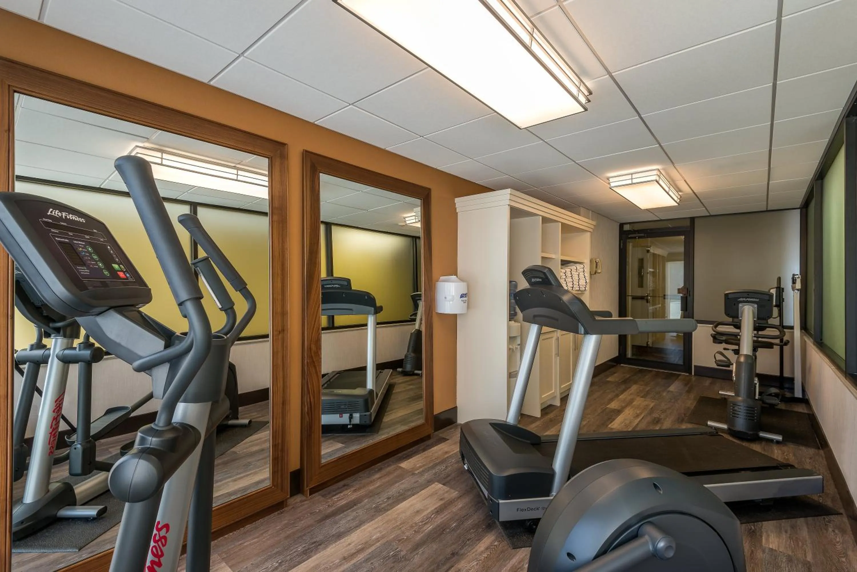 Spa and wellness centre/facilities in Holiday Inn South Kingstown-Newport Area by IHG