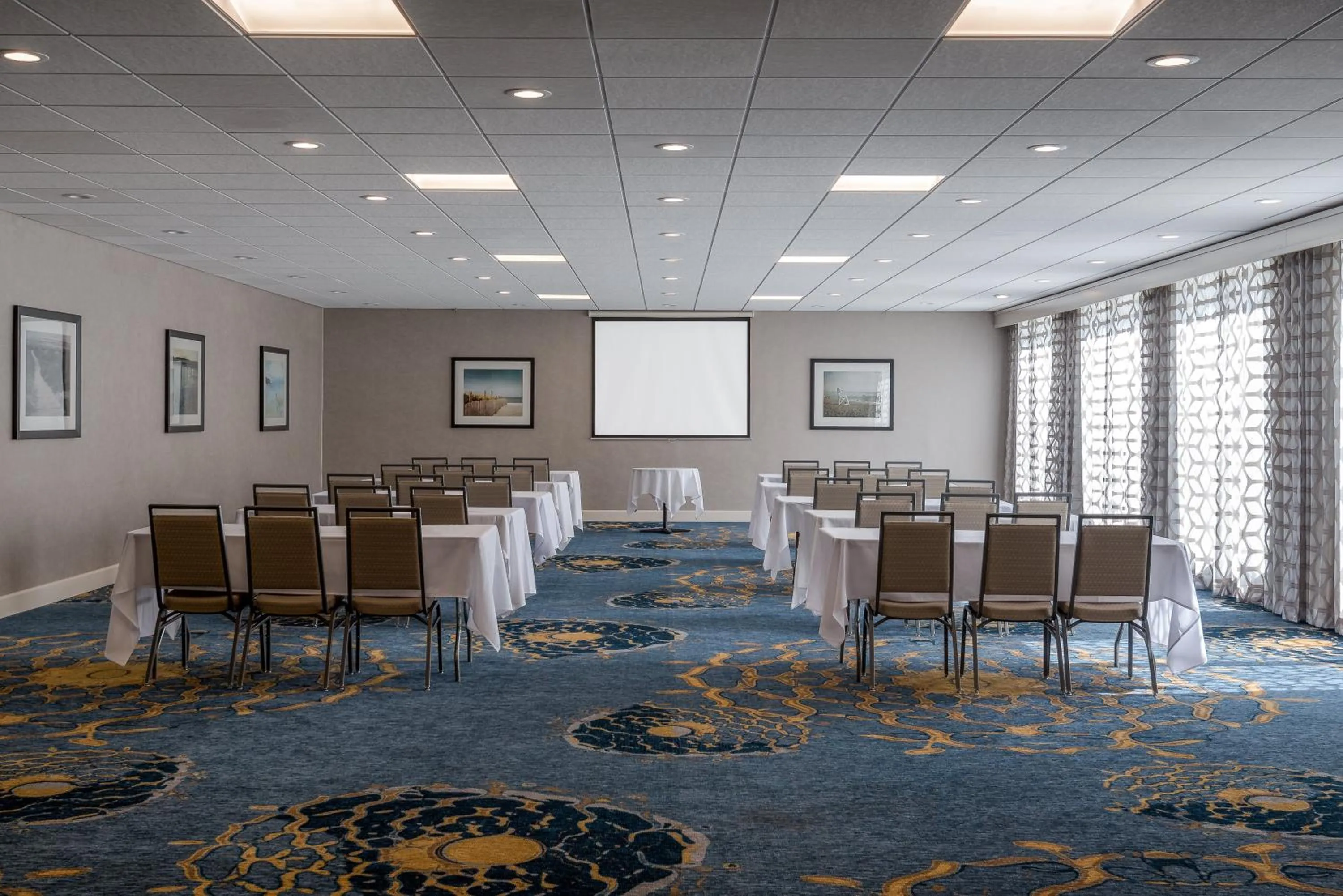 Meeting/conference room in Holiday Inn South Kingstown-Newport Area by IHG
