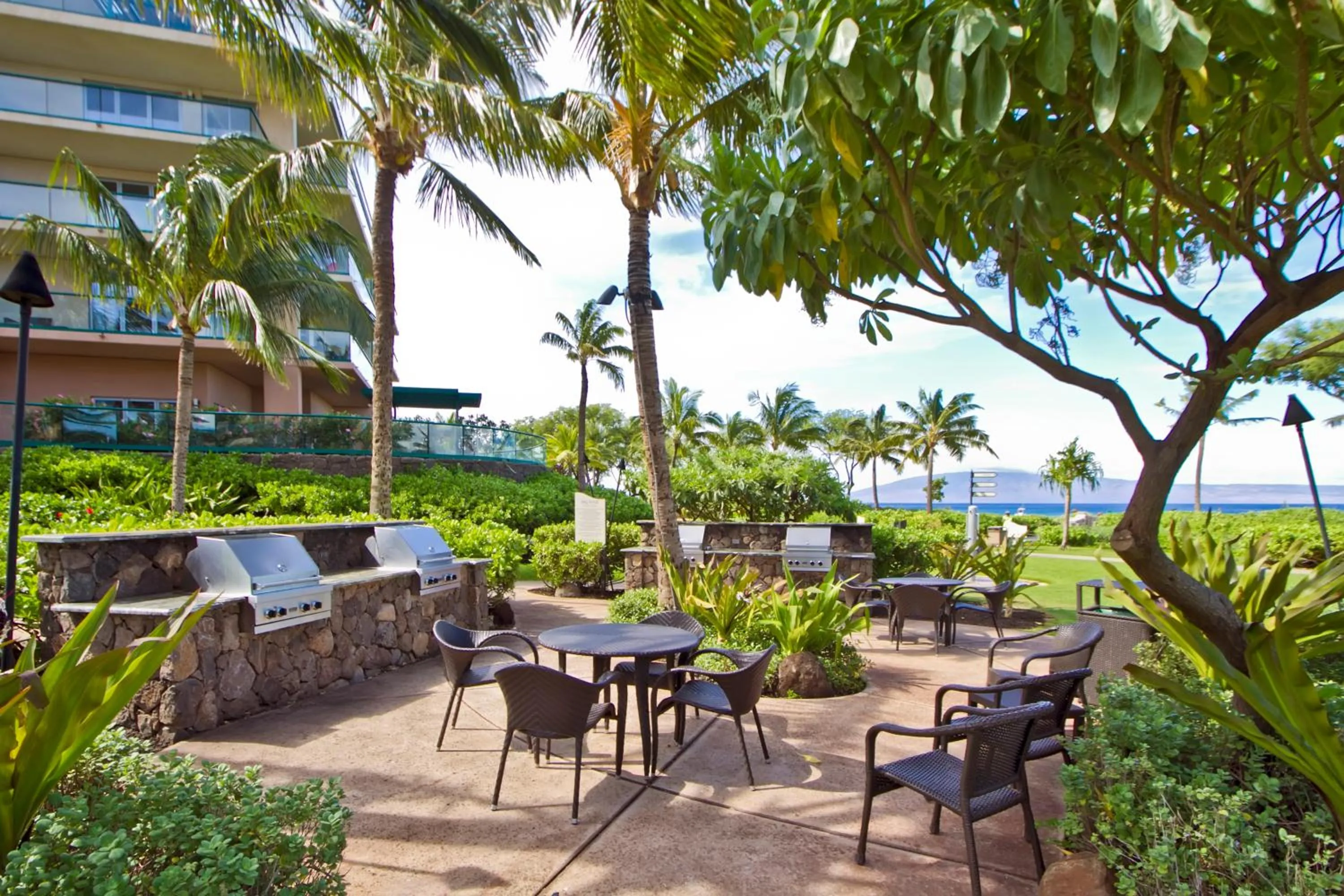 BBQ facilities in OUTRIGGER Honua Kai Resort and Spa
