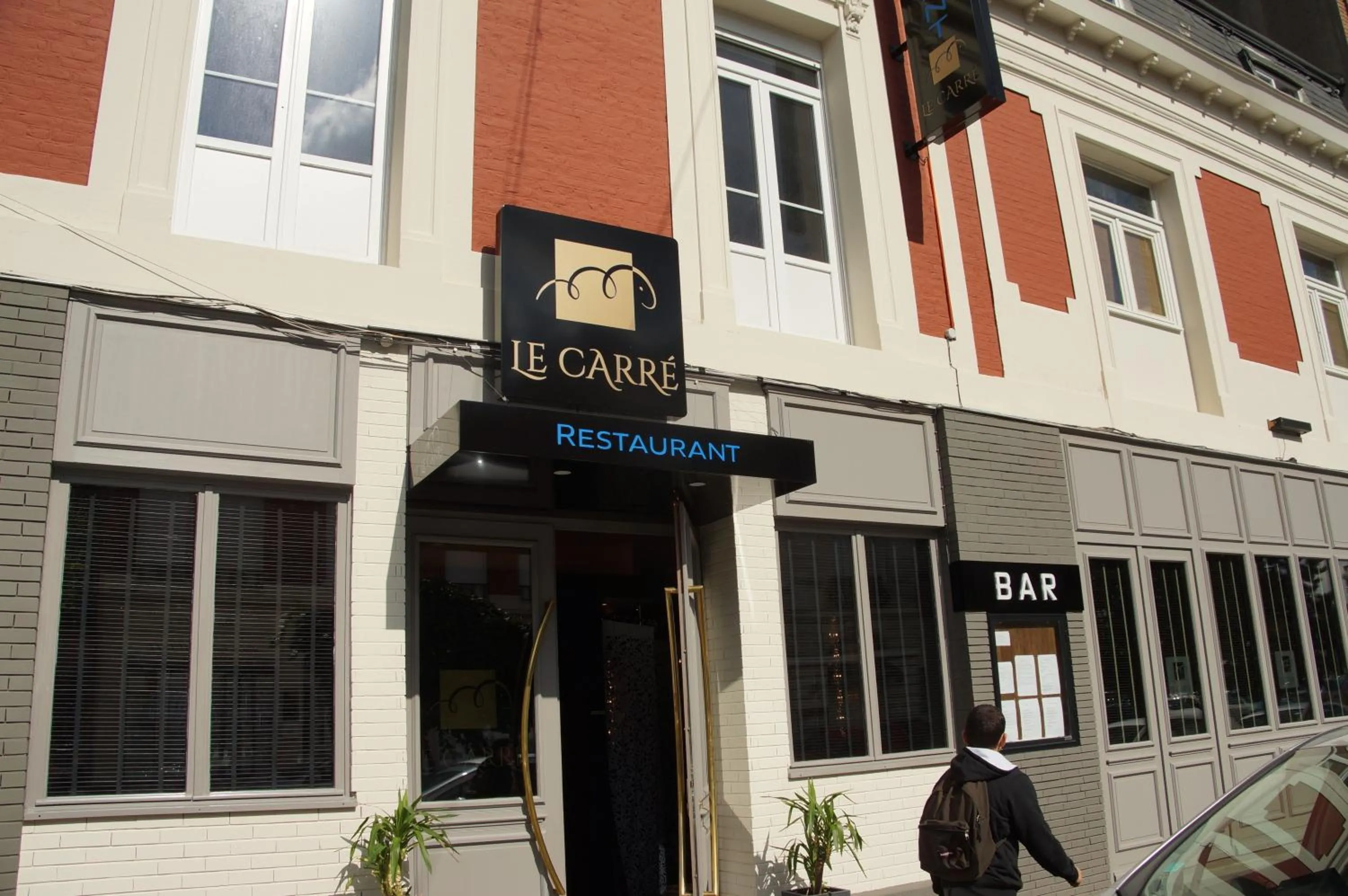 Facade/entrance in Logis Hôtel & Restaurant - Le Mouton Blanc