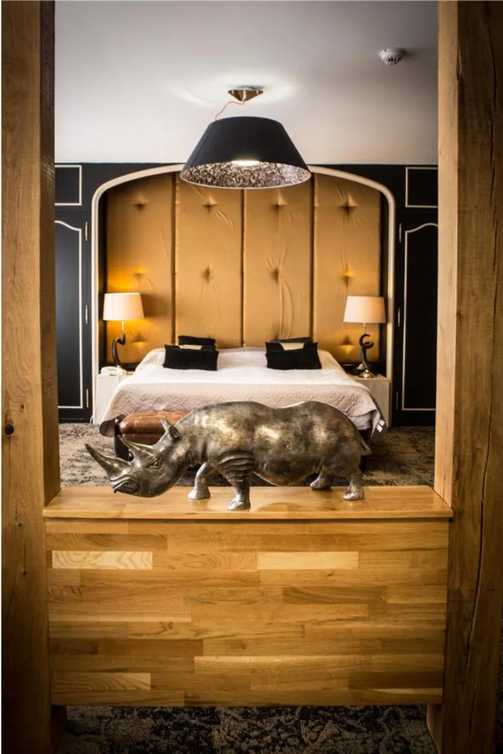 Bed in Logis Hôtel & Restaurant - Le Mouton Blanc