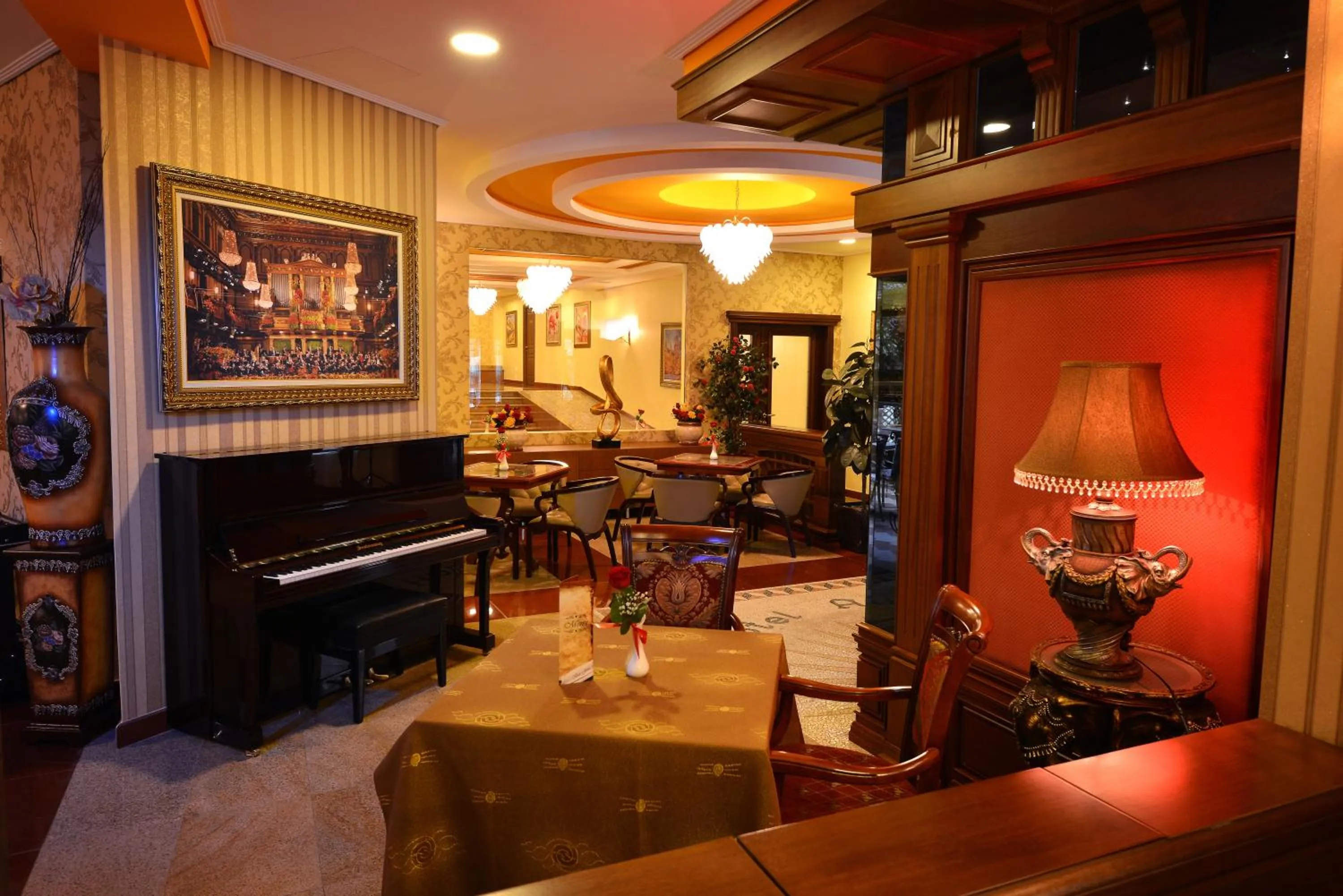 Restaurant/places to eat in Hotel Austria