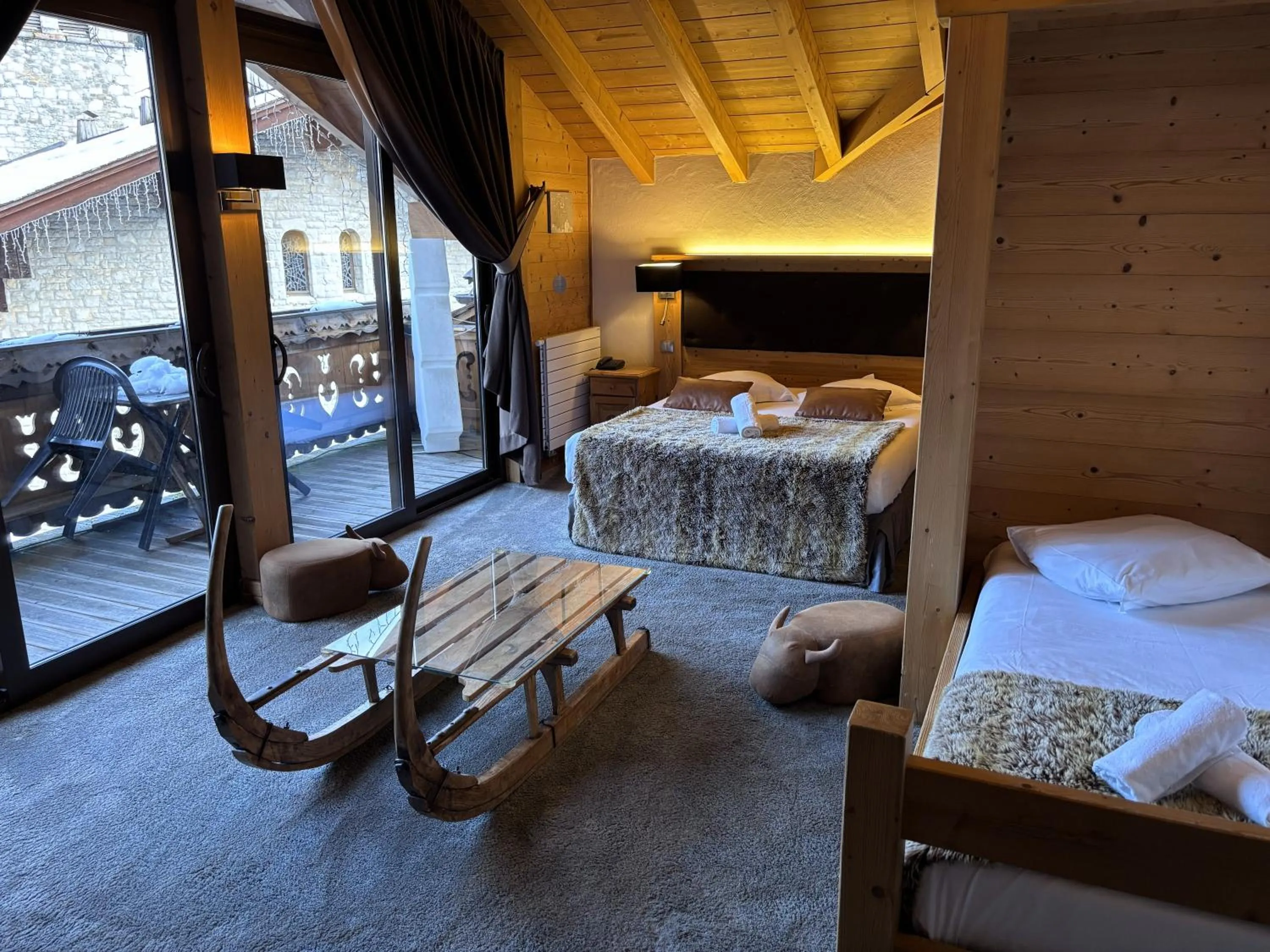 Bed in Hôtel Les Airelles