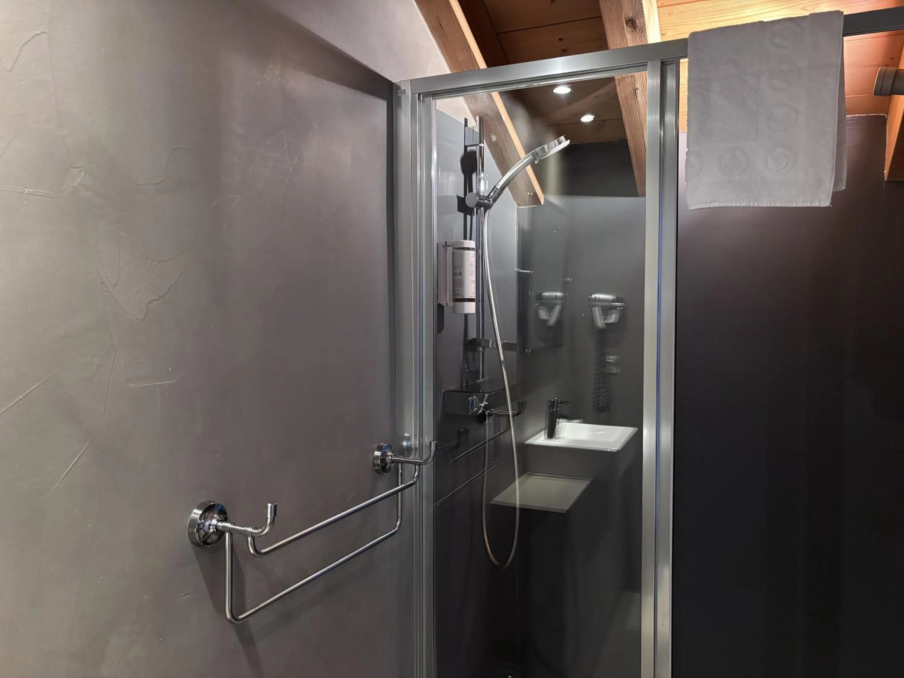 Shower in Hôtel Les Airelles