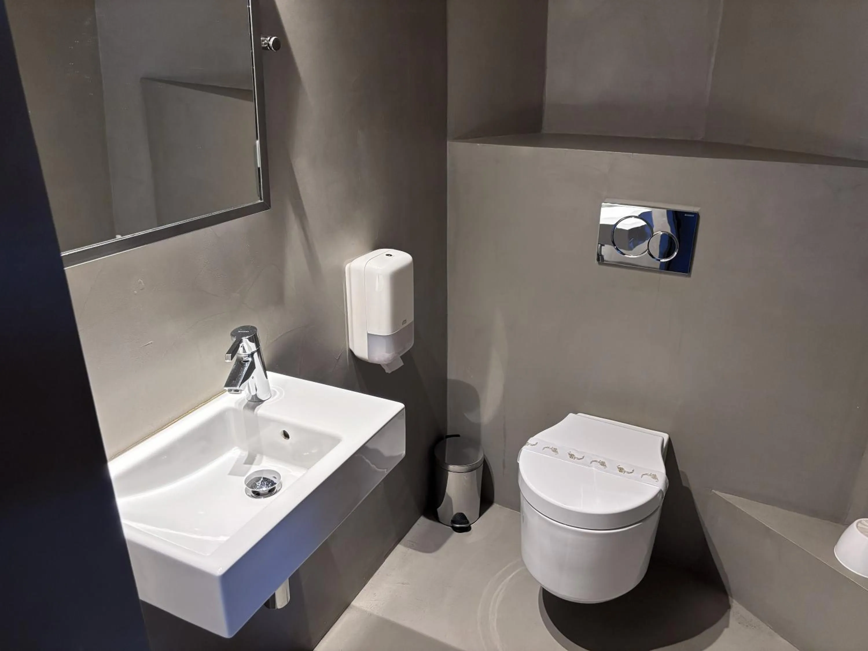 Toilet in Hôtel Les Airelles