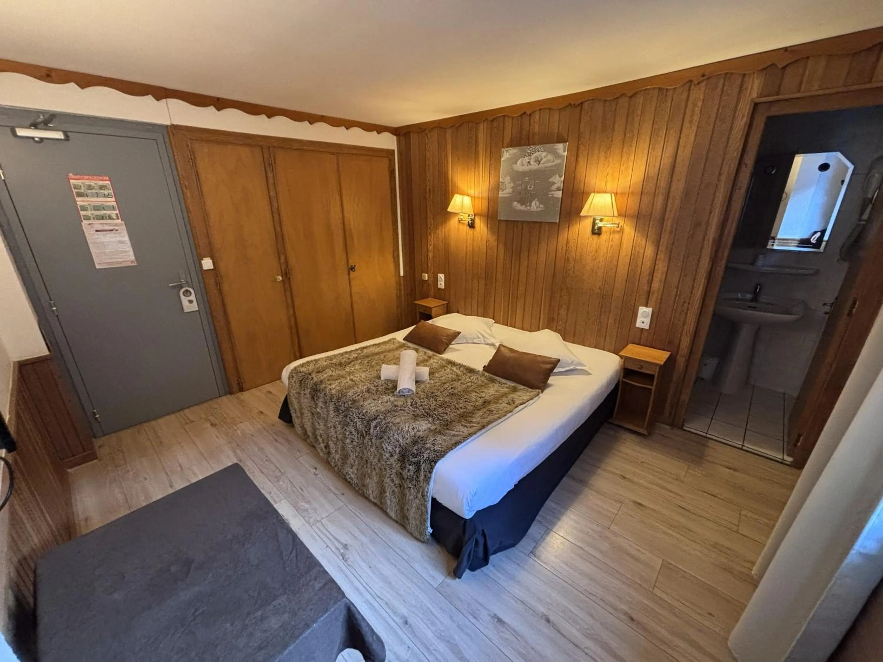 Bed in Hôtel Les Airelles