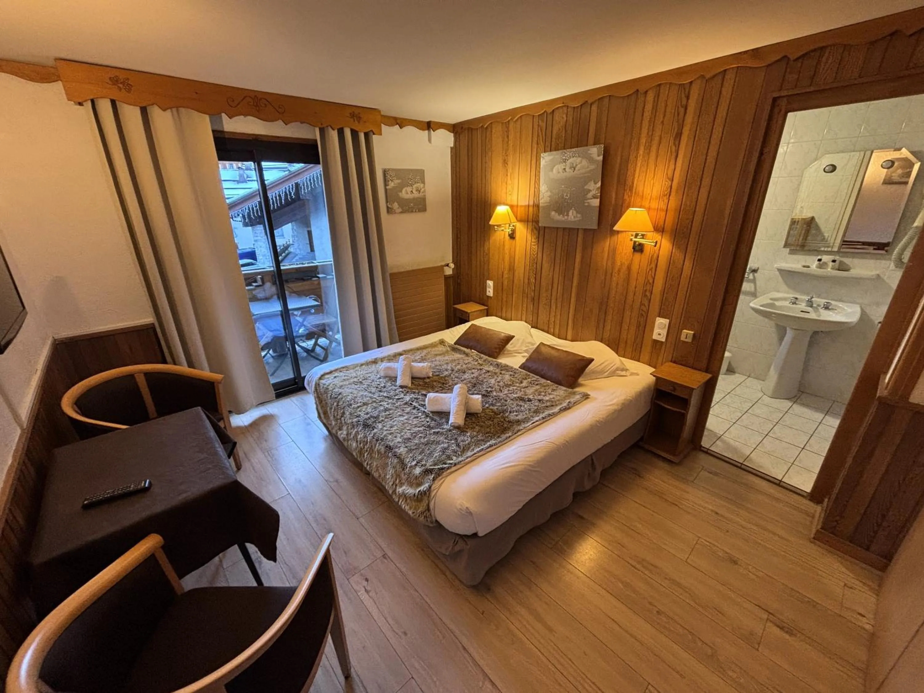 Bed in Hôtel Les Airelles