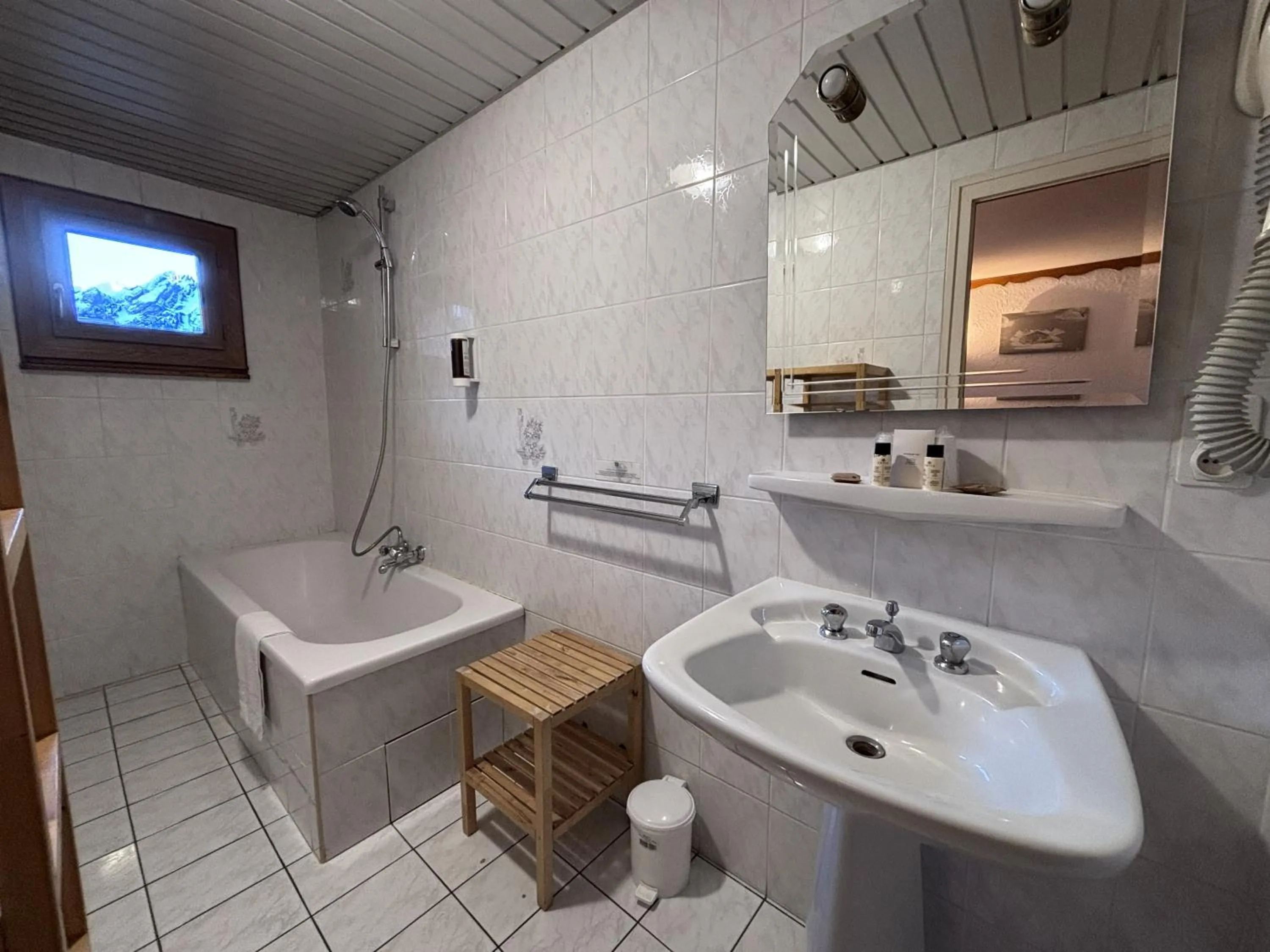 Toilet in Hôtel Les Airelles