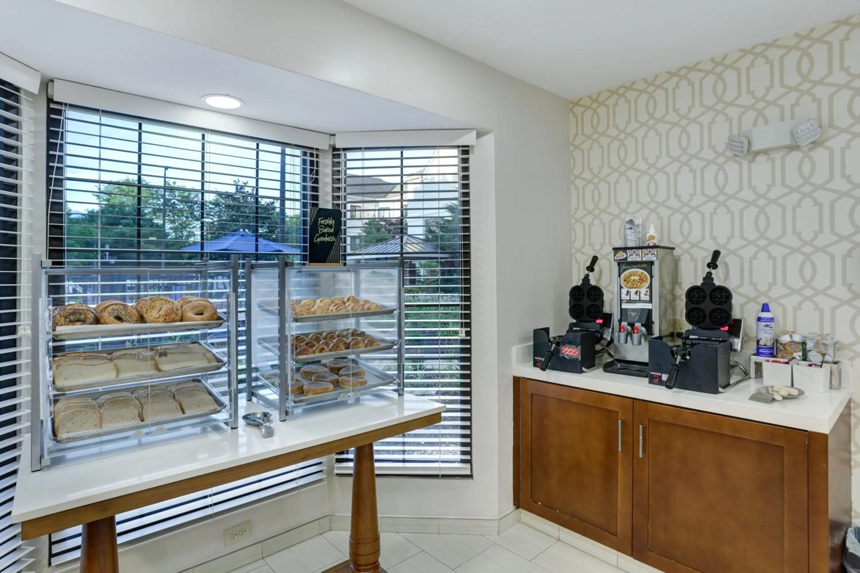 Breakfast in Staybridge Suites Columbia - Baltimore by IHG