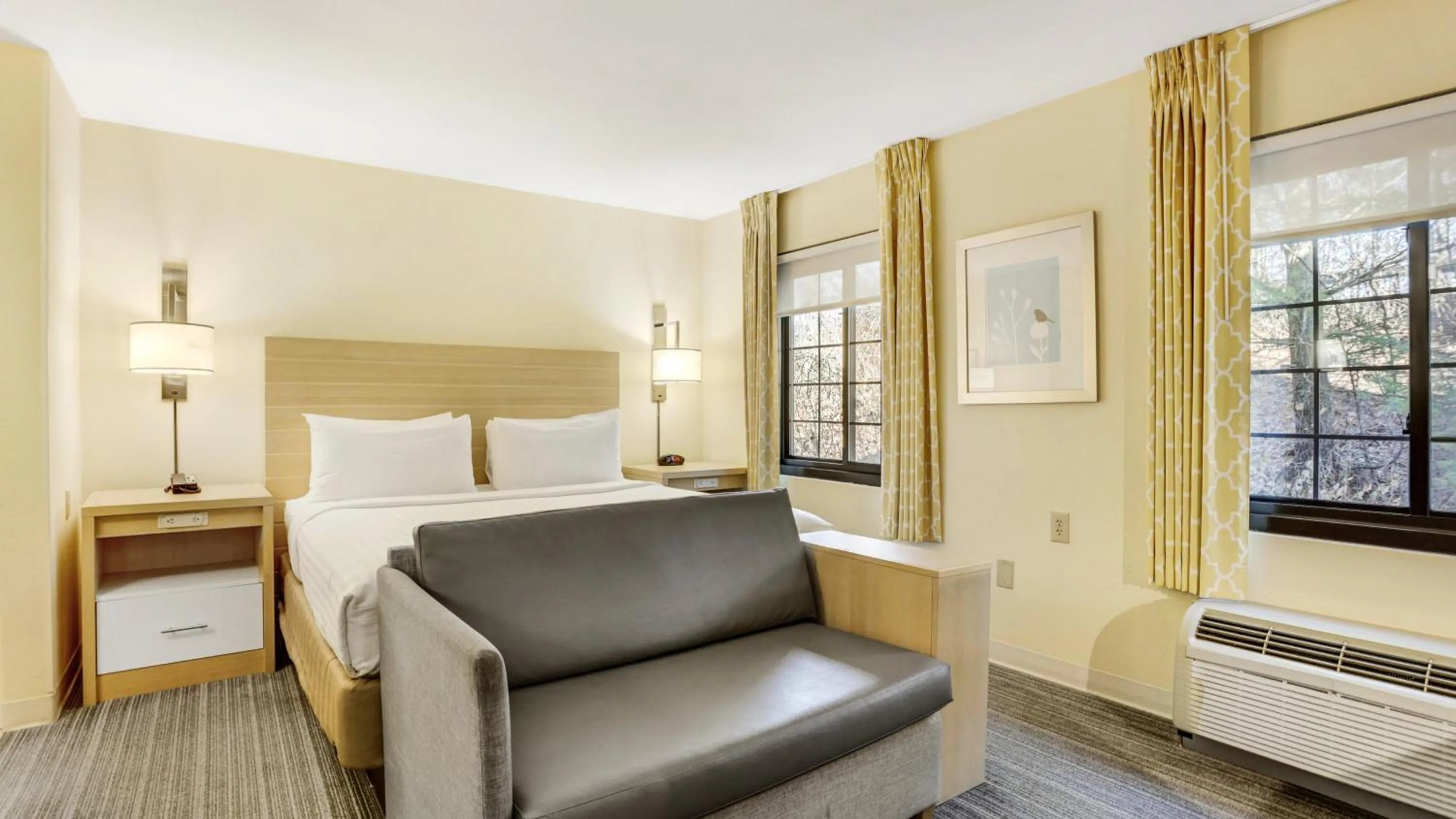 Photo of the whole room, Bed in Staybridge Suites Columbia - Baltimore by IHG