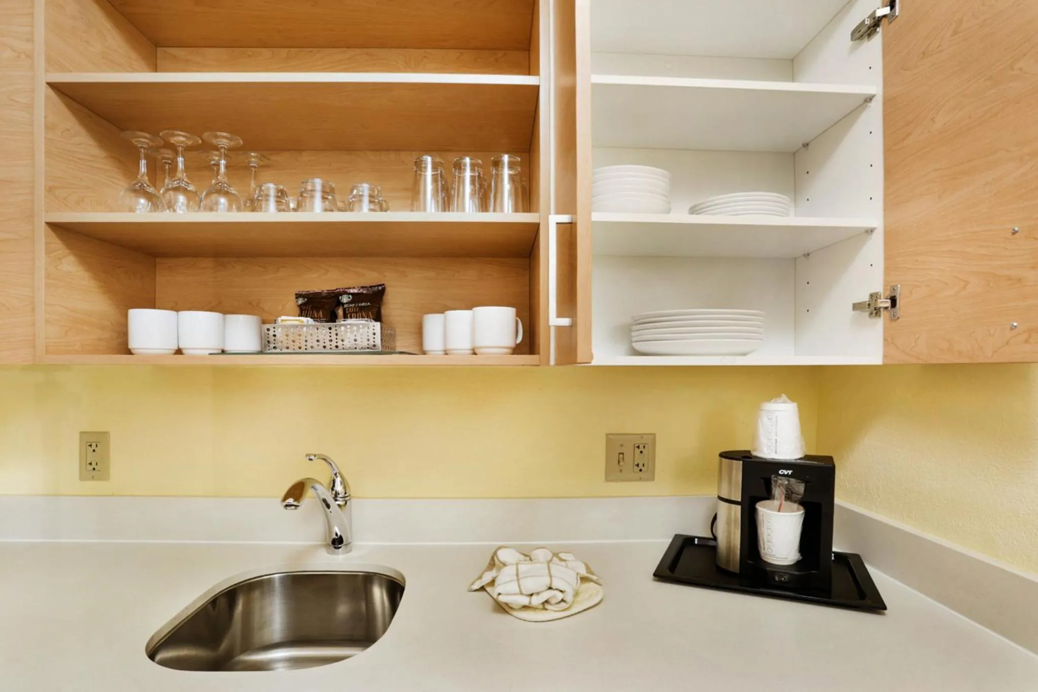 Kitchen or kitchenette in Staybridge Suites Columbia - Baltimore by IHG