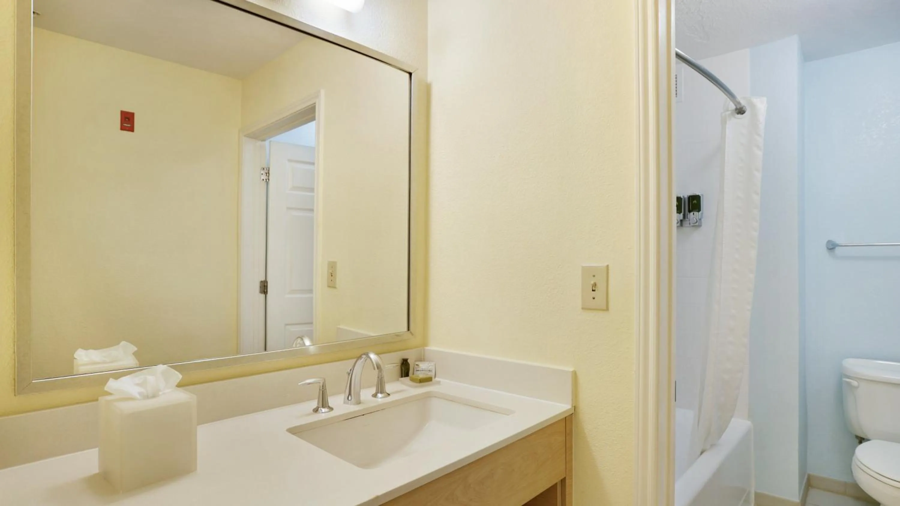 Photo of the whole room in Staybridge Suites Columbia - Baltimore by IHG