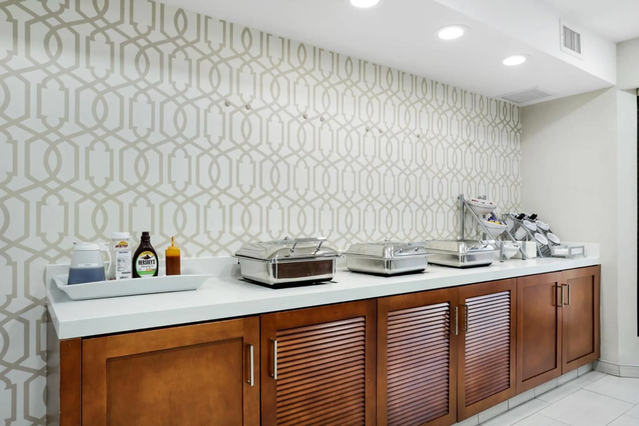 Breakfast in Staybridge Suites Columbia - Baltimore by IHG