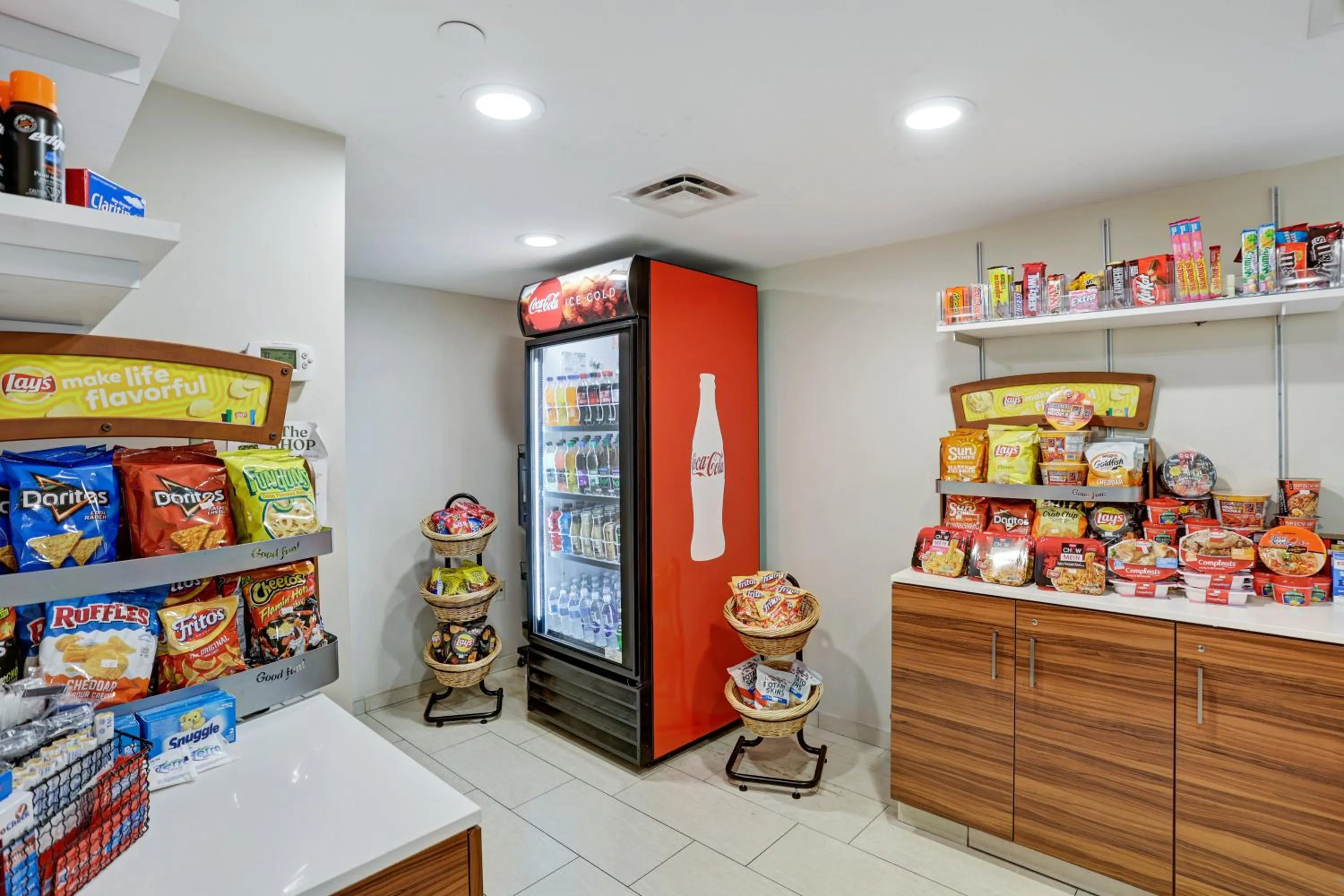 Shopping Area in Staybridge Suites Columbia - Baltimore by IHG