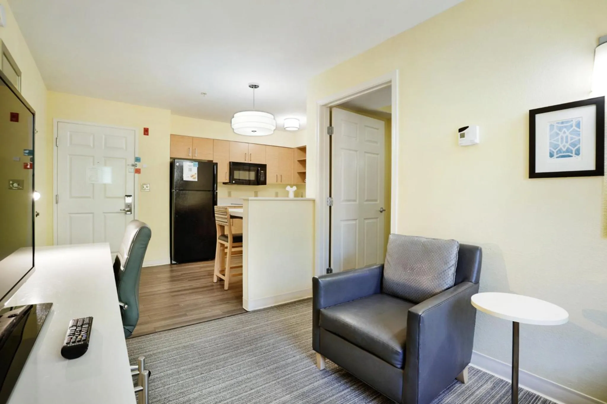 Living room in Staybridge Suites Columbia - Baltimore by IHG