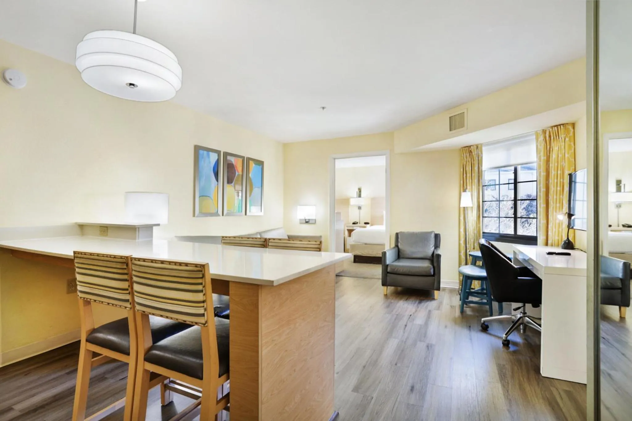 Living room in Staybridge Suites Columbia - Baltimore by IHG