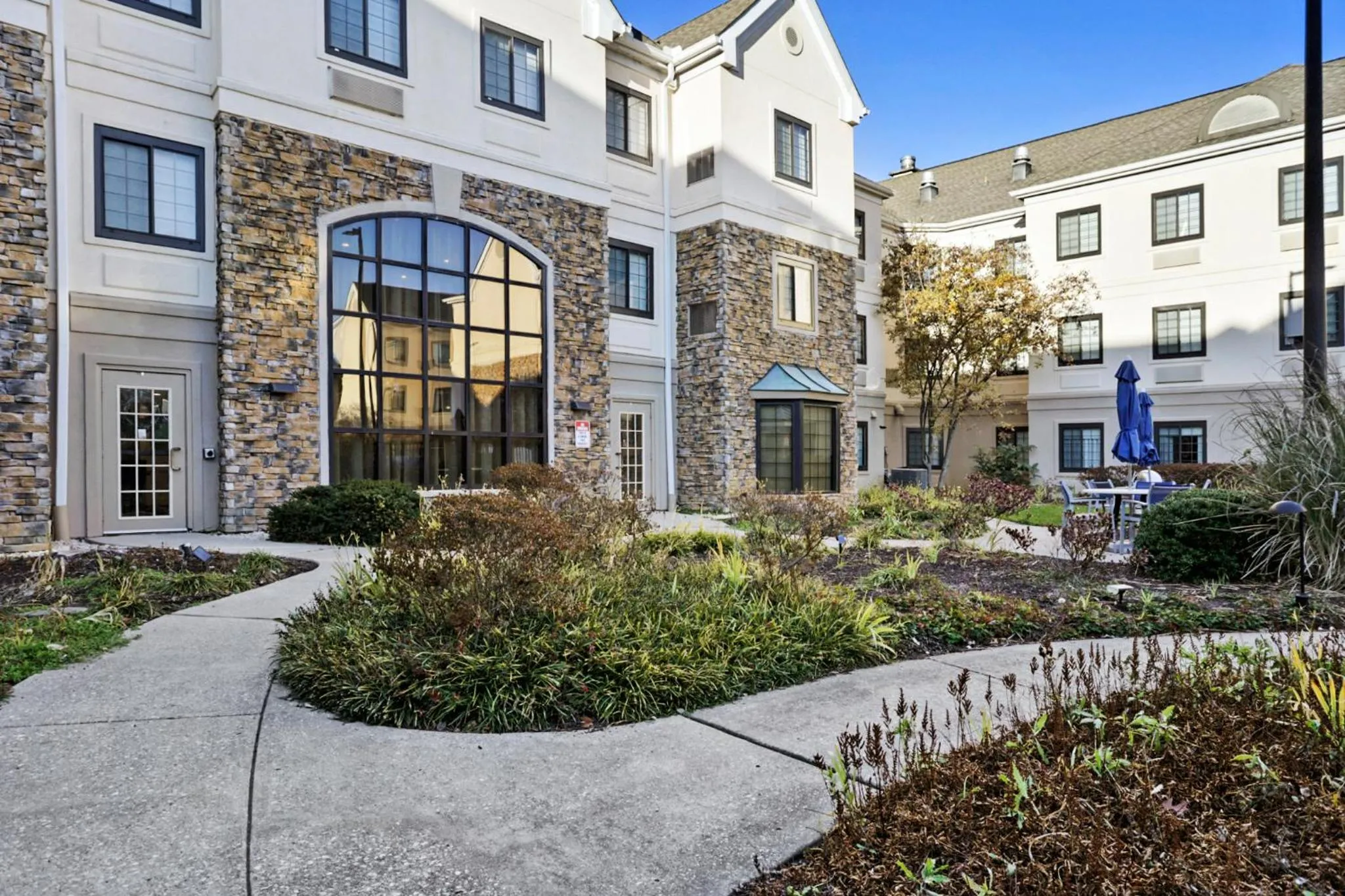 Inner courtyard view in Staybridge Suites Columbia - Baltimore by IHG