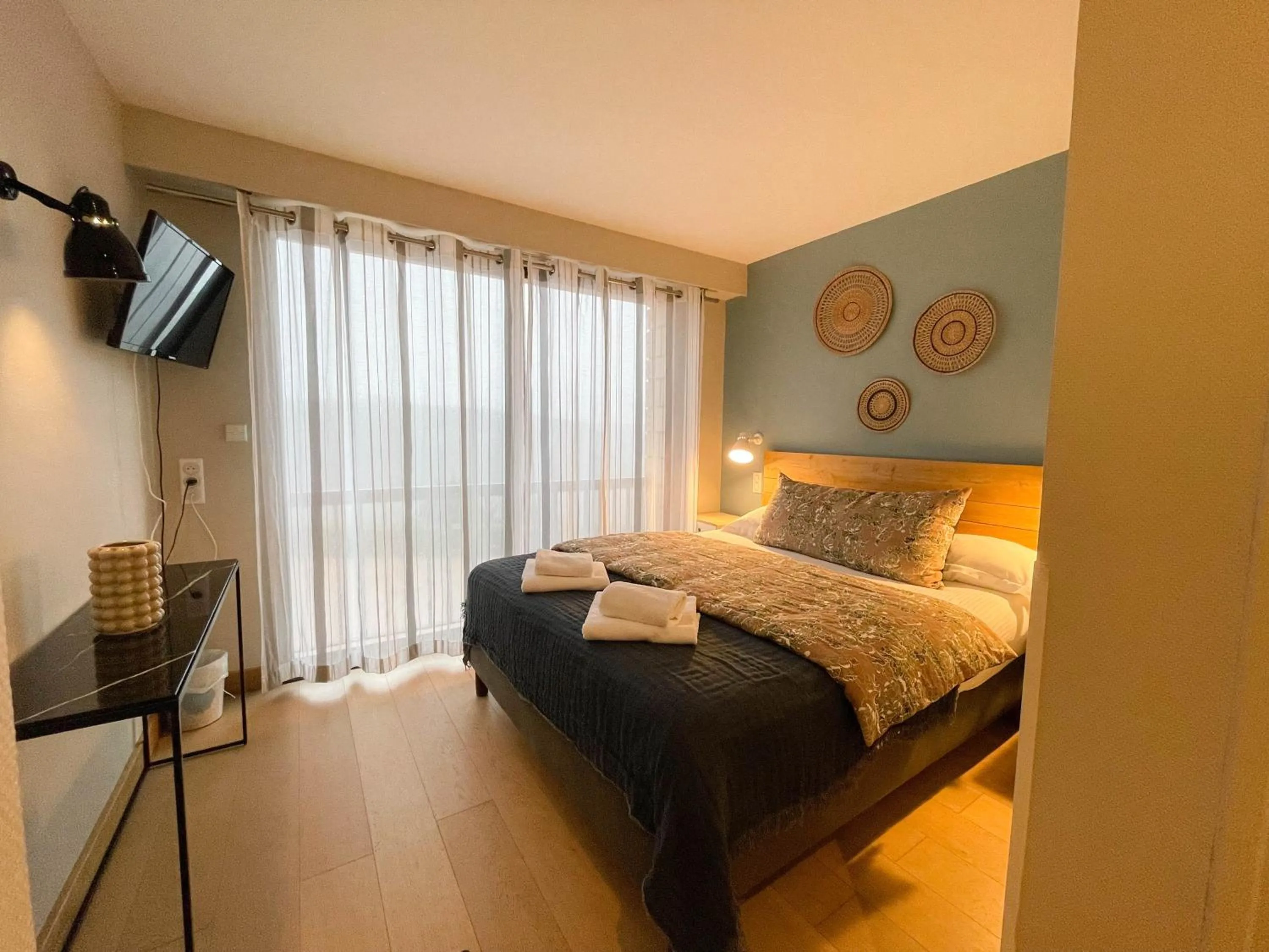 Bedroom, Bed in Logis Hôtels - Le Belvédère - Hôtel 2 étoiles et Restaurant