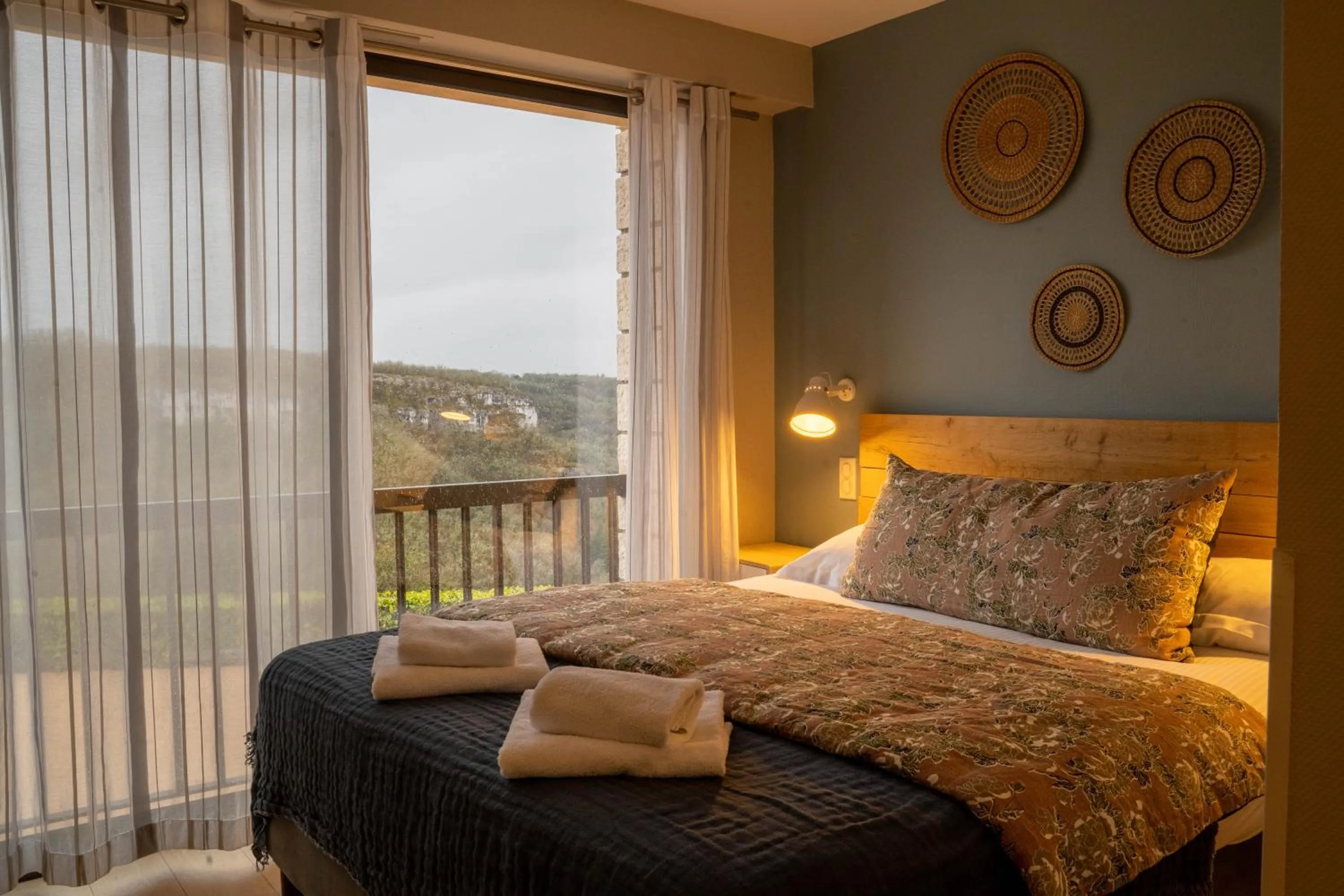 Bedroom, Bed in Logis Hôtels - Le Belvédère - Hôtel 2 étoiles et Restaurant