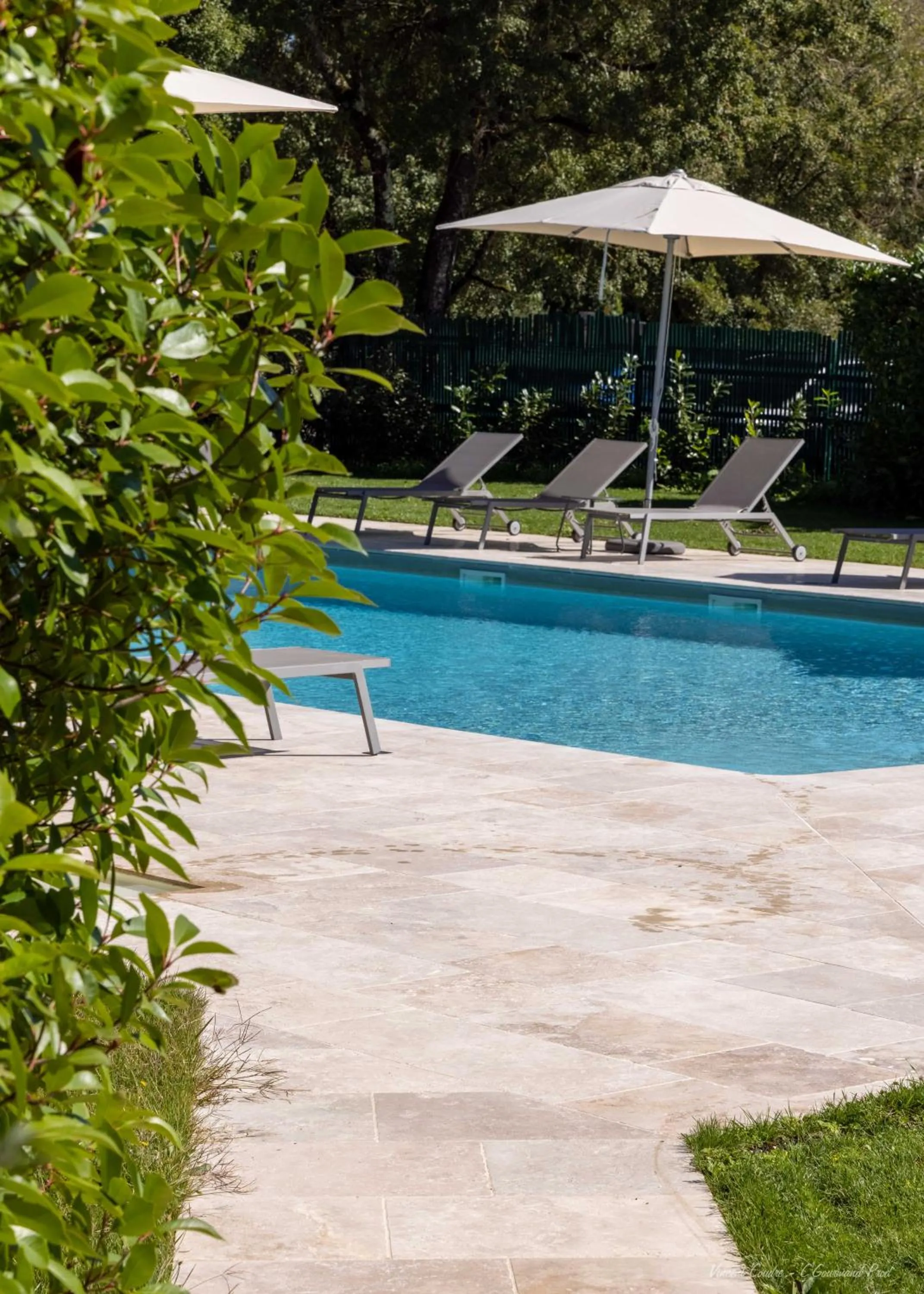 Swimming pool in Logis Hôtels - Le Belvédère - Hôtel 2 étoiles et Restaurant